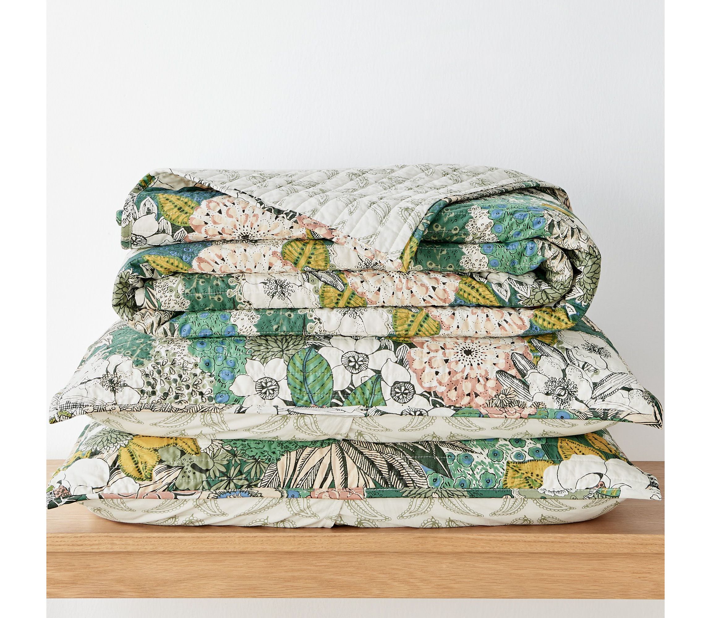 Bettina Floral Quilt Set