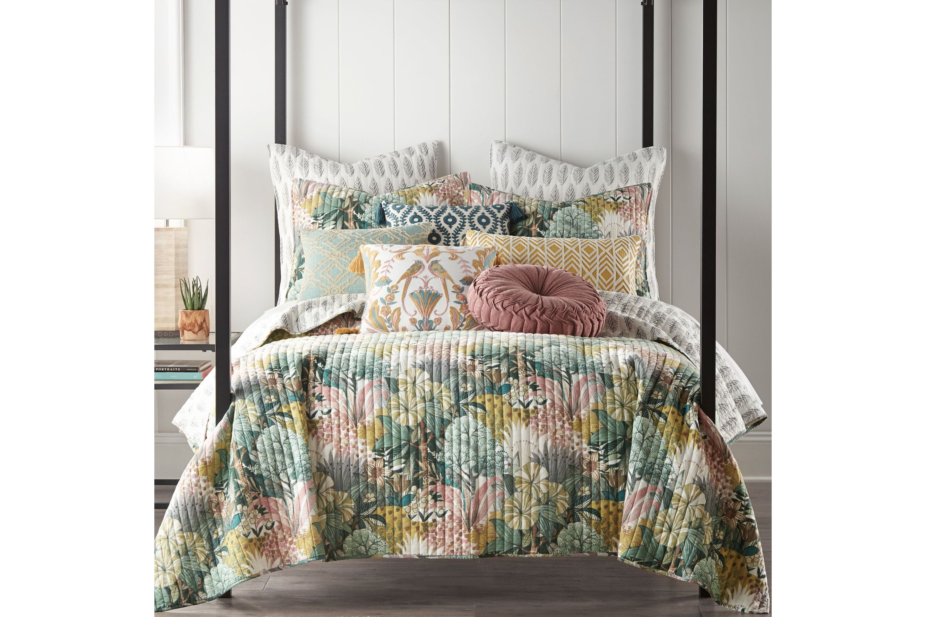 Ashika Quilt Set