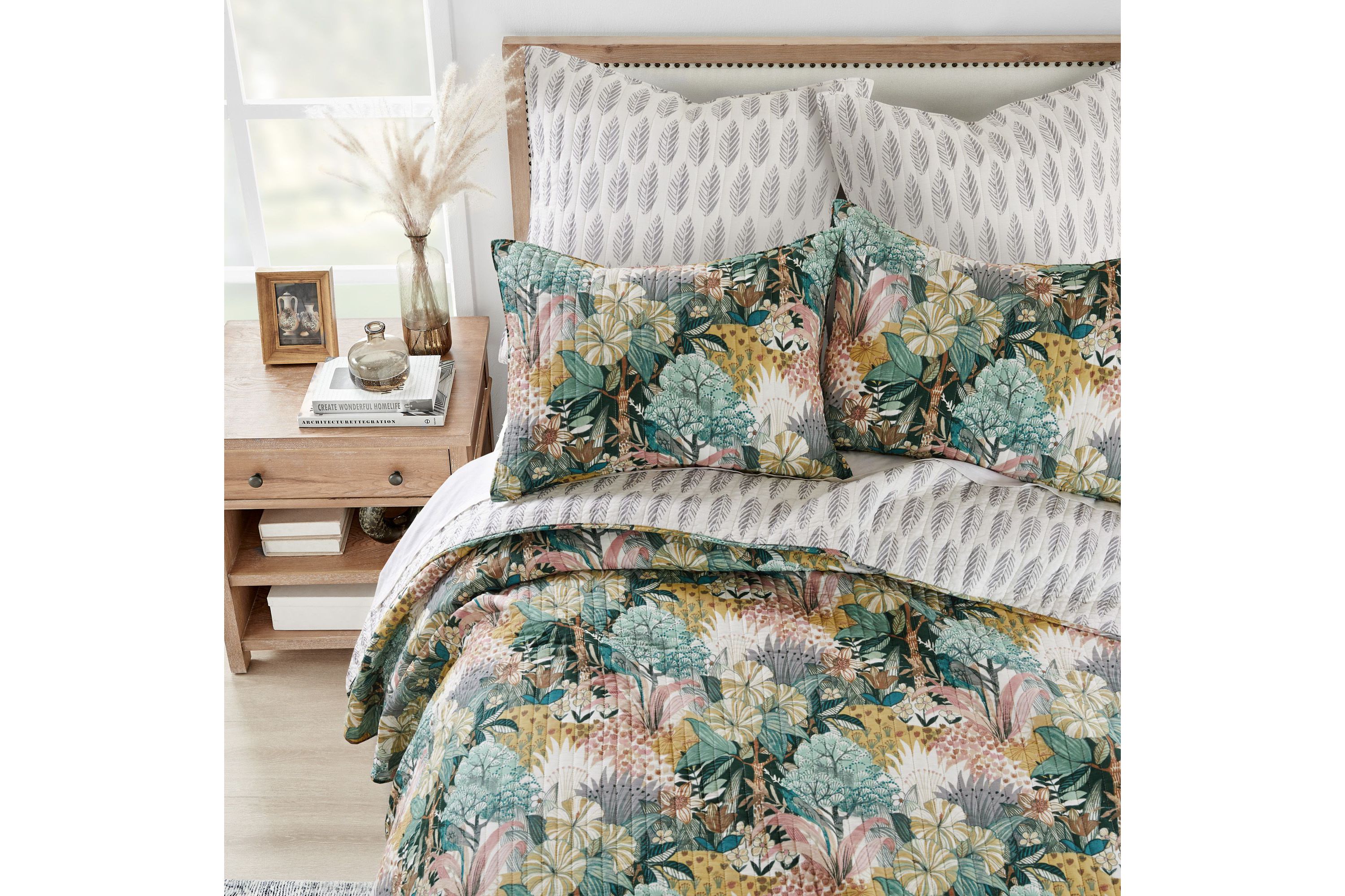 Ashika Quilt Set