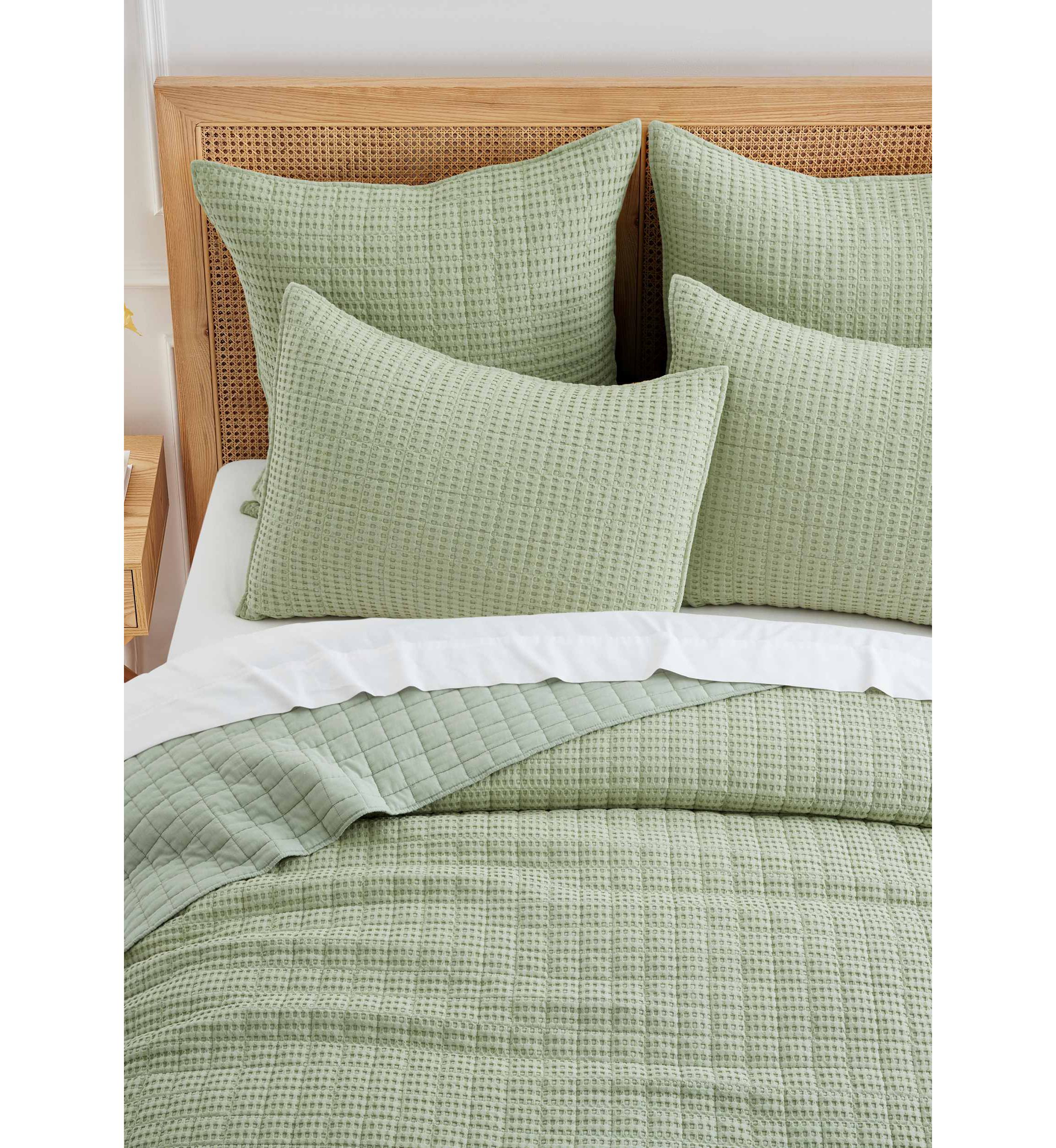 Mills Waffle Quilt Set