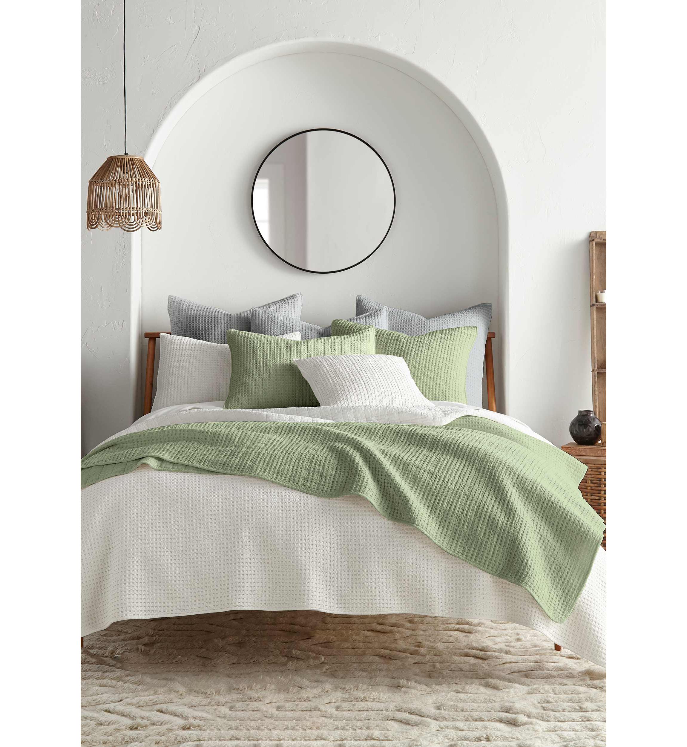 Mills Waffle Quilt Set
