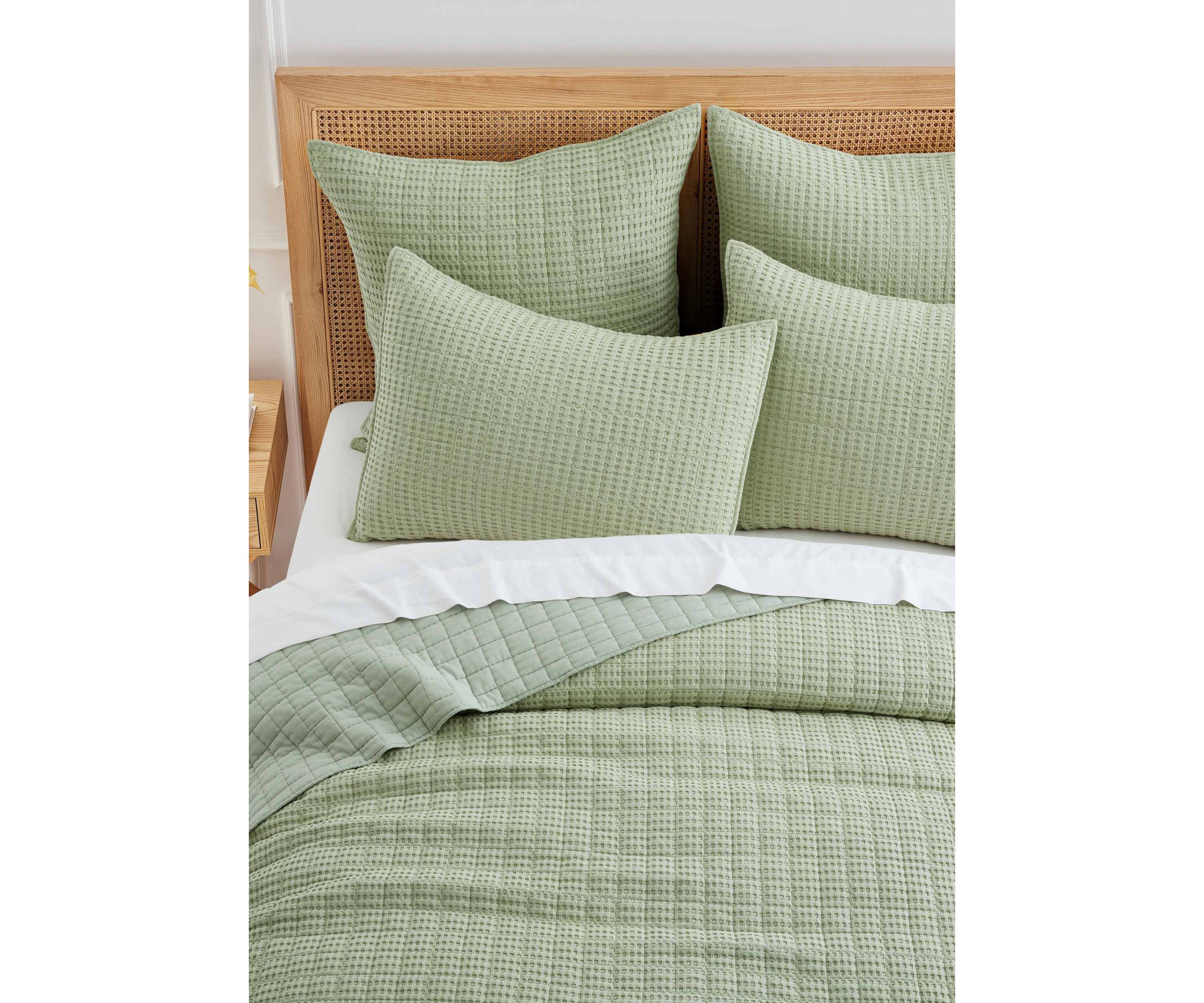 Mills Waffle Bedspread Set
