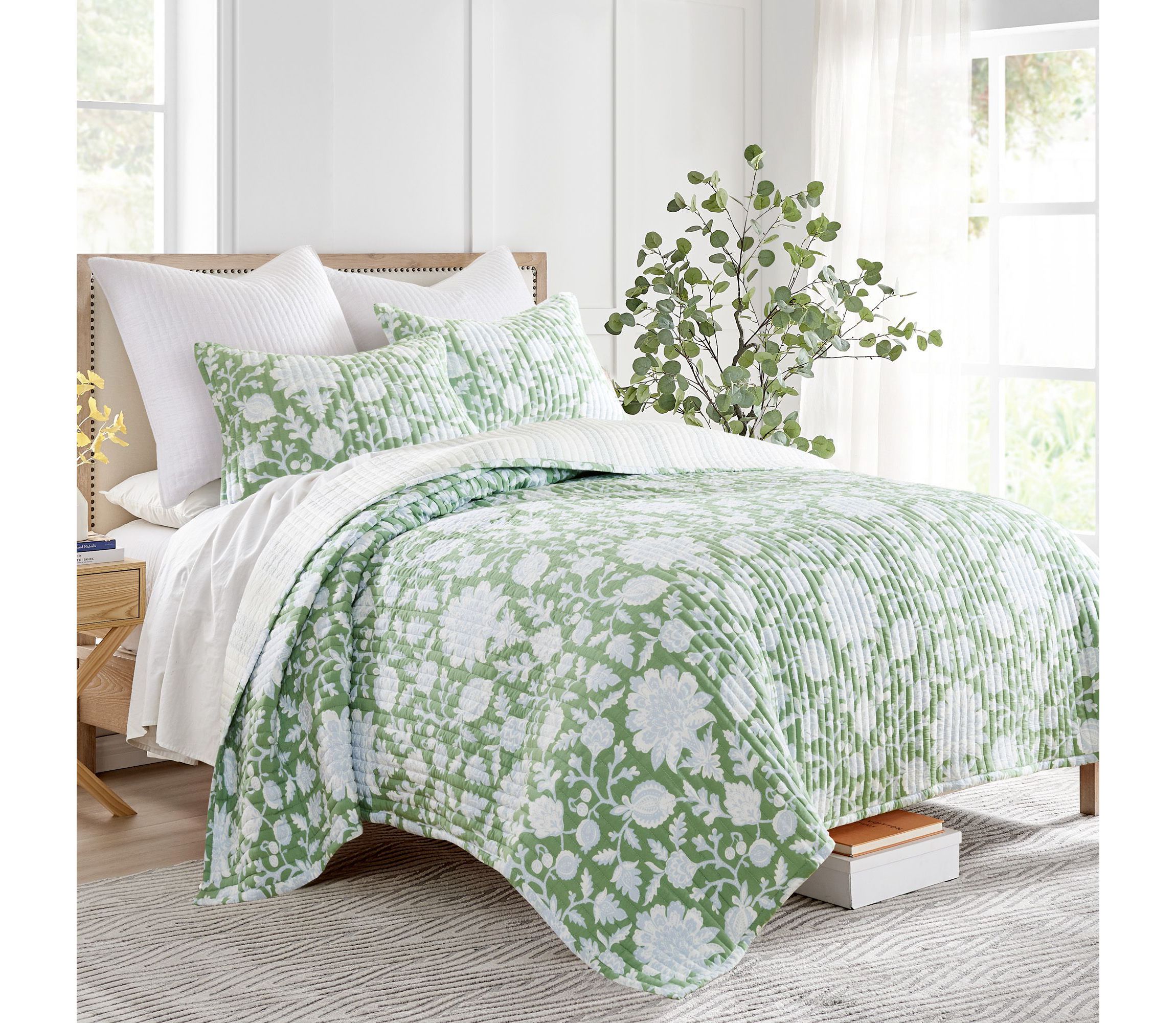 Evelyn Jacobean Floral Quilt Set