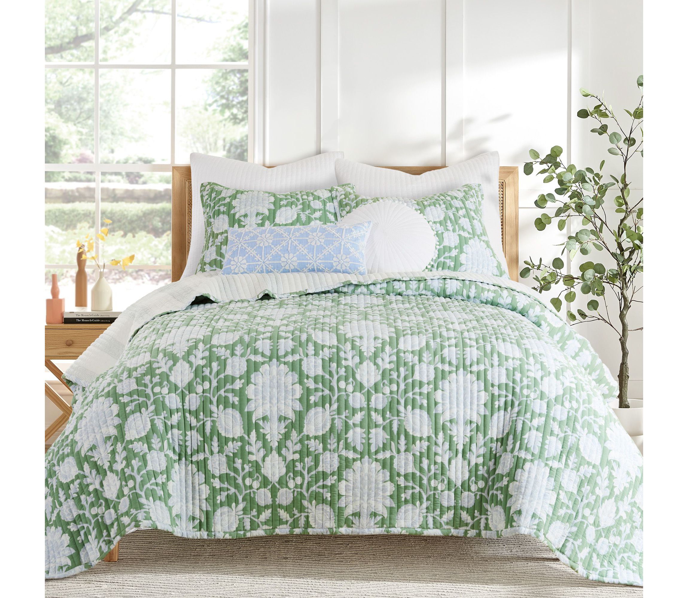 Evelyn Jacobean Floral Quilt Set