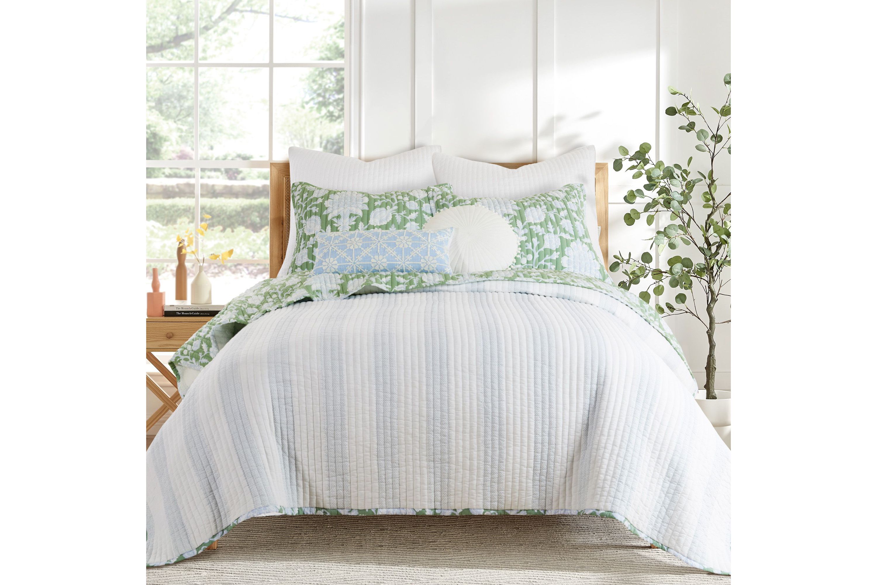 Evelyn Jacobean Floral Quilt Set