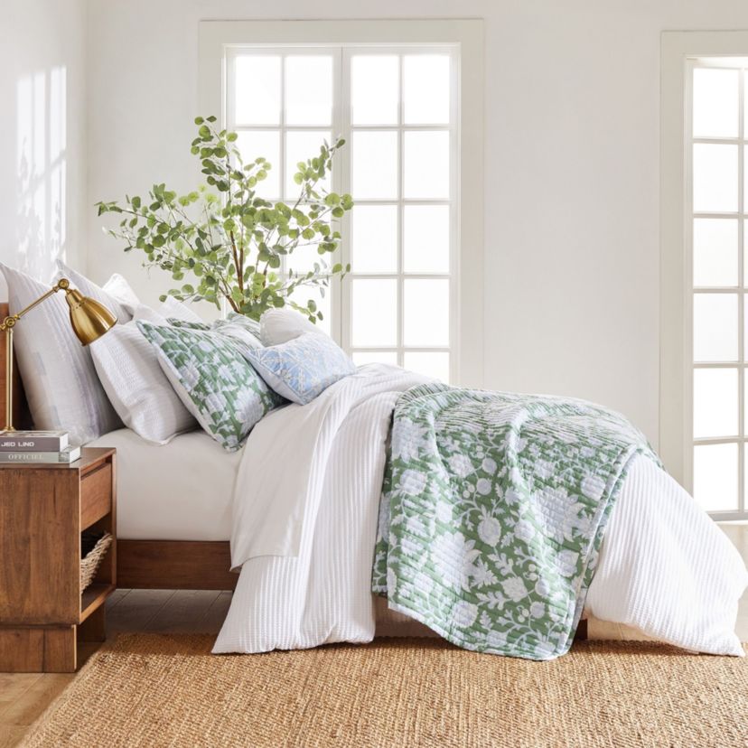 Evelyn Jacobean Floral Quilt Set