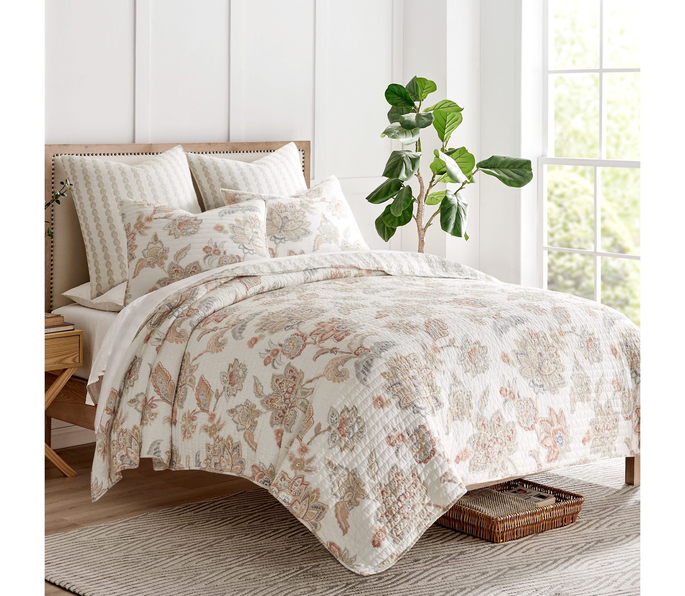 Selesta Blue Quilt Set