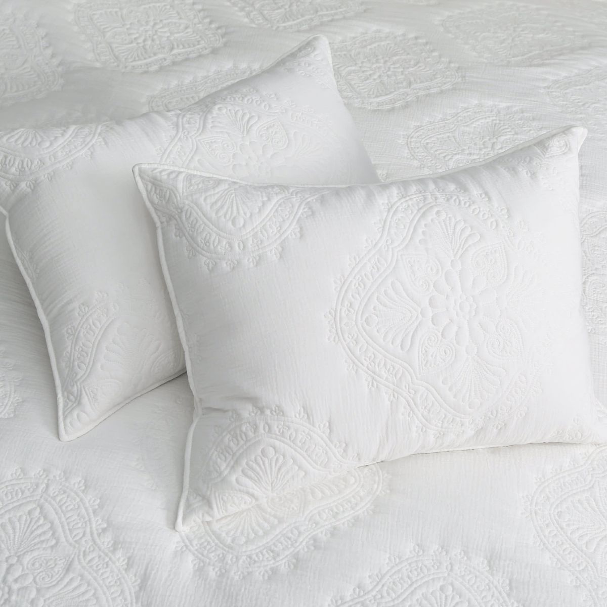 Muslin Stitch Cream Quilt Set