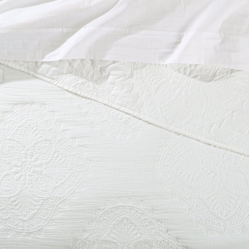 Muslin Stitch Cream Quilt Set