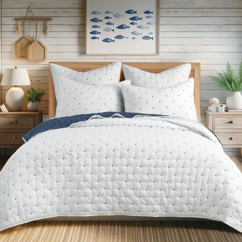 Embroidered Swiss Dot Quilt Set