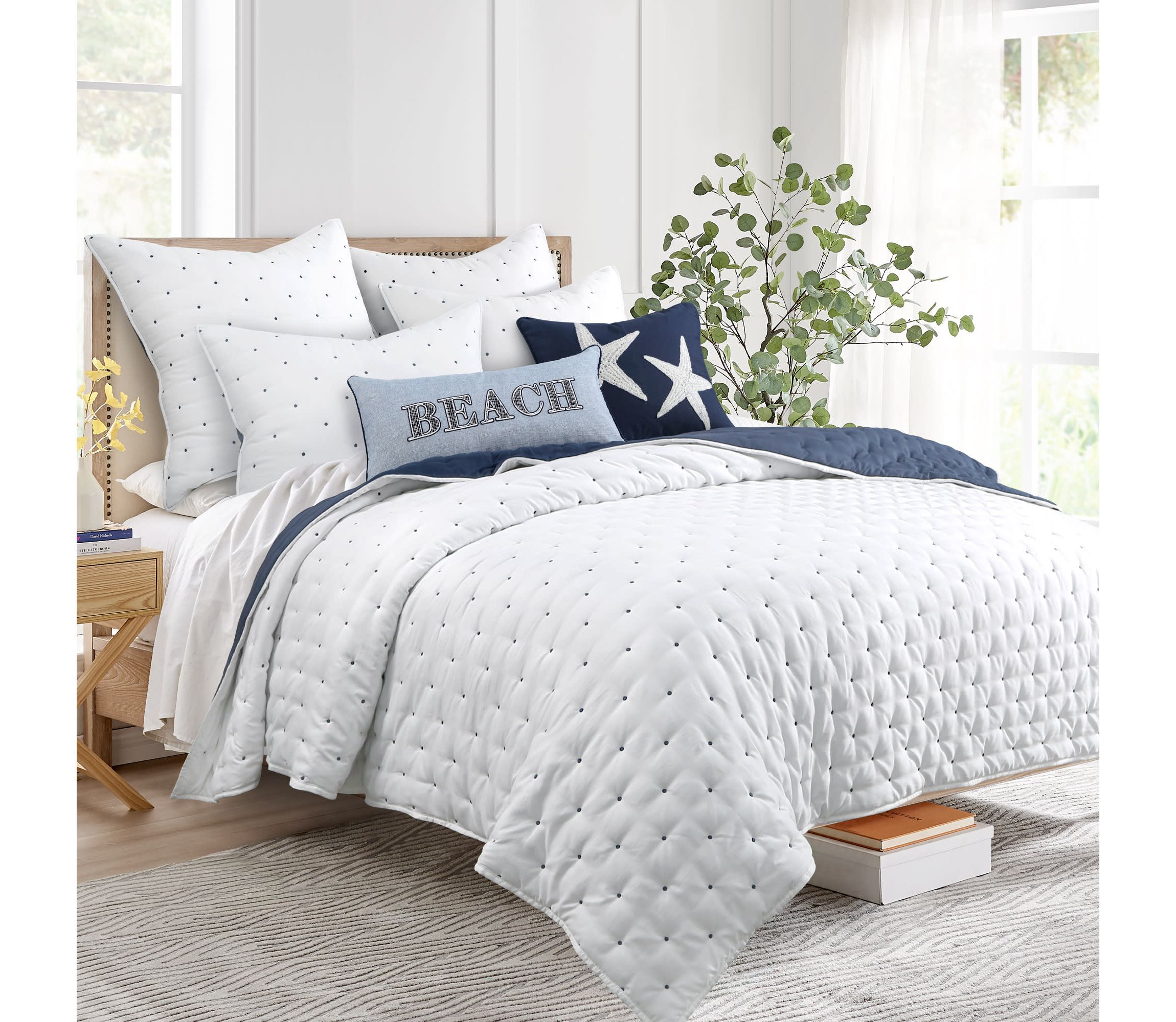 Embroidered Swiss Dot Quilt Set