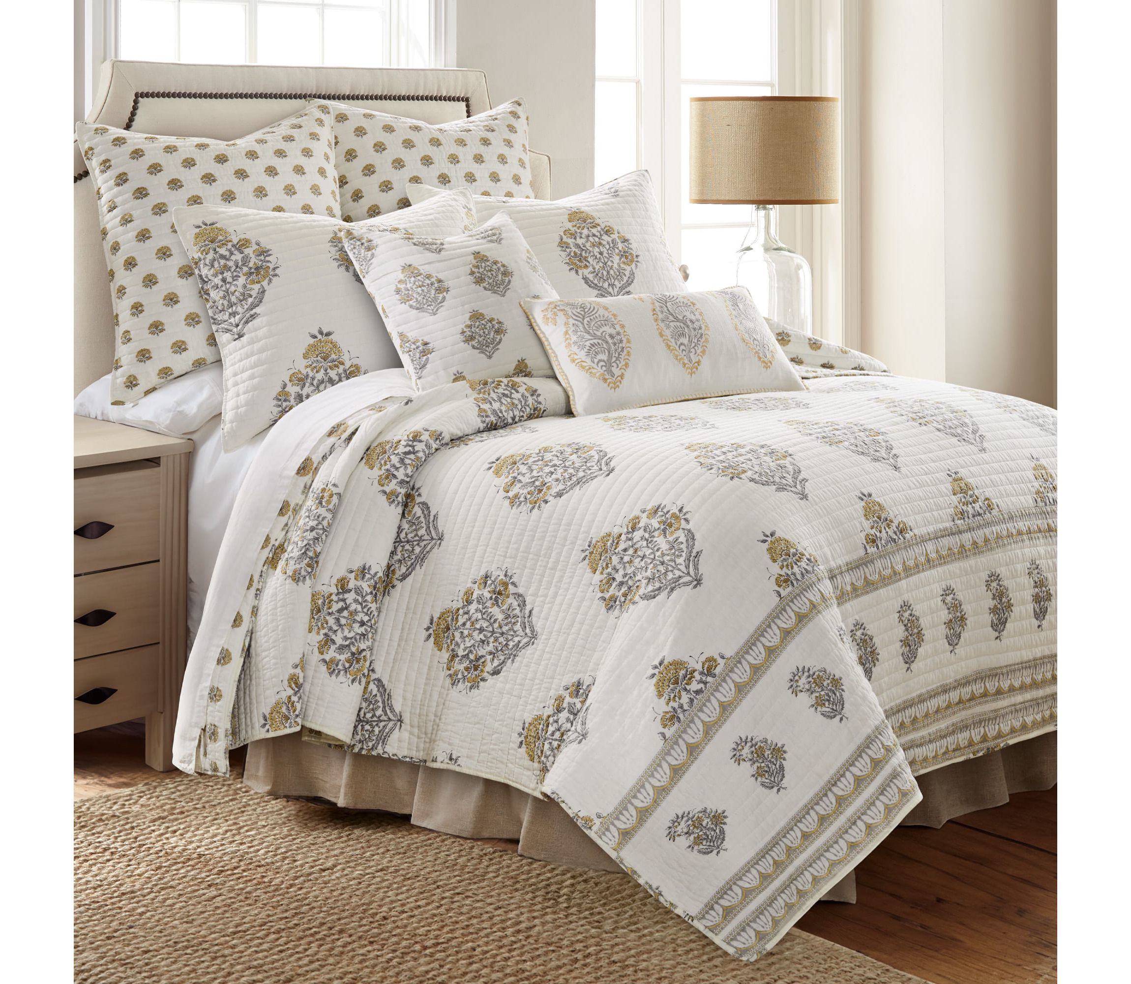 Kamira Ochre Quilt Set