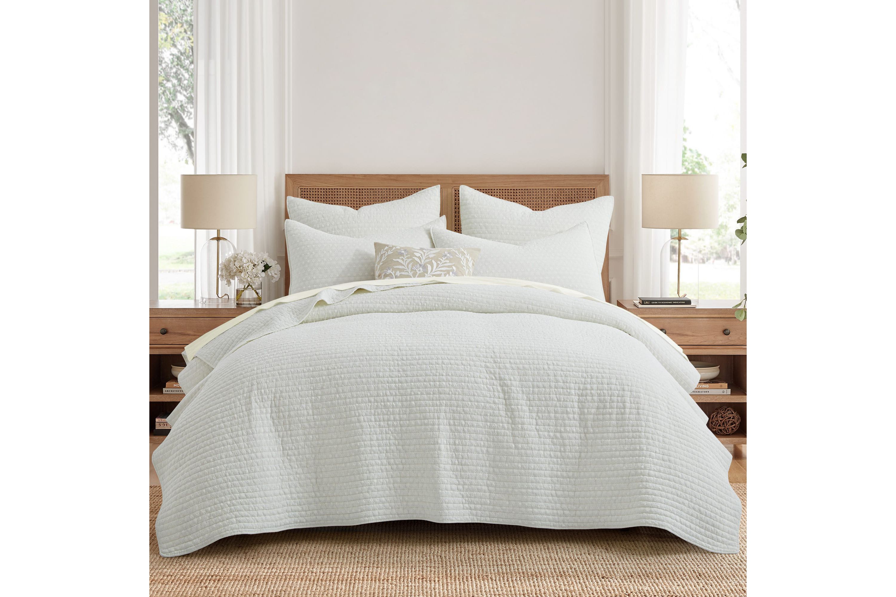 Eyelet Quilt Set