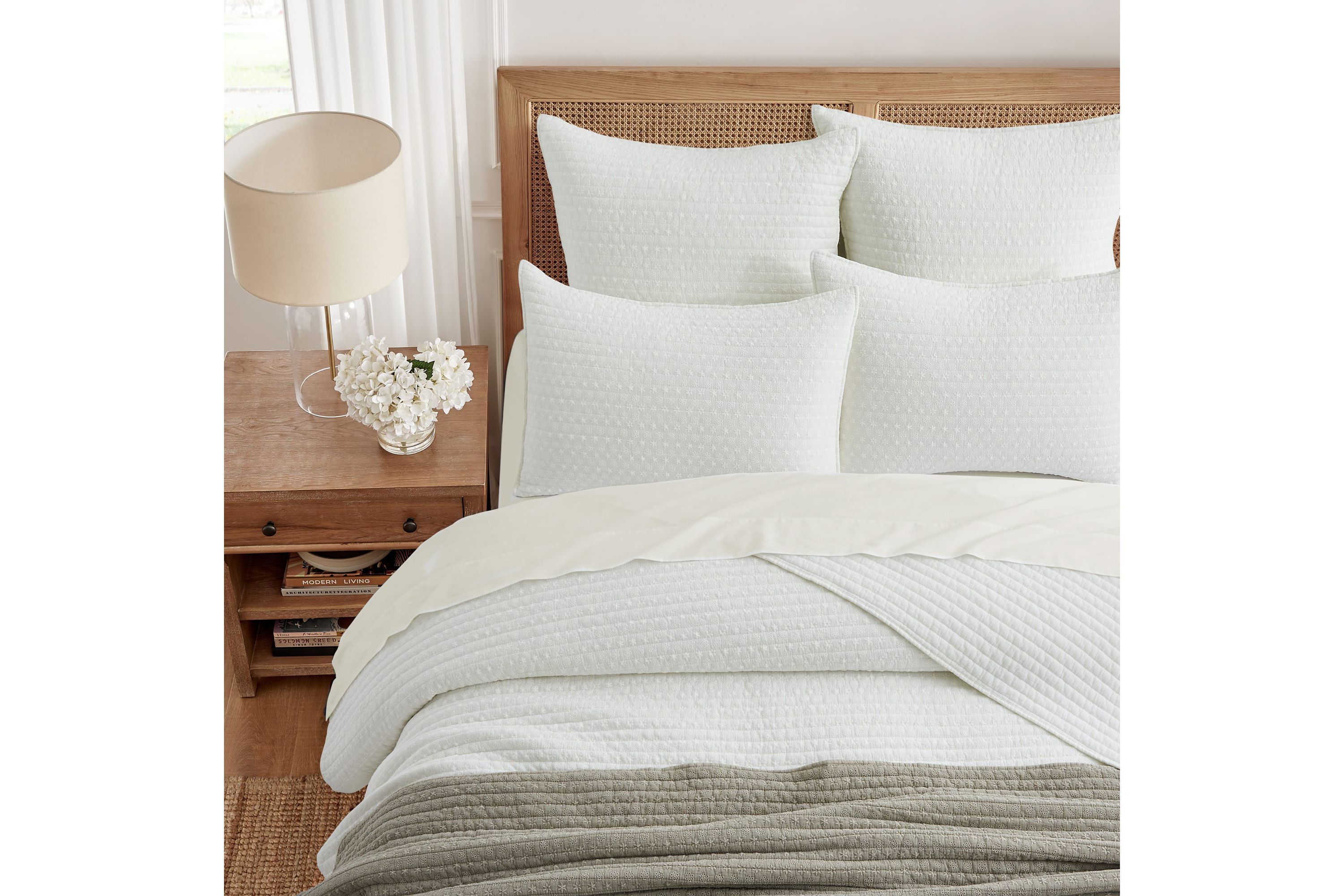 Eyelet Quilt Set