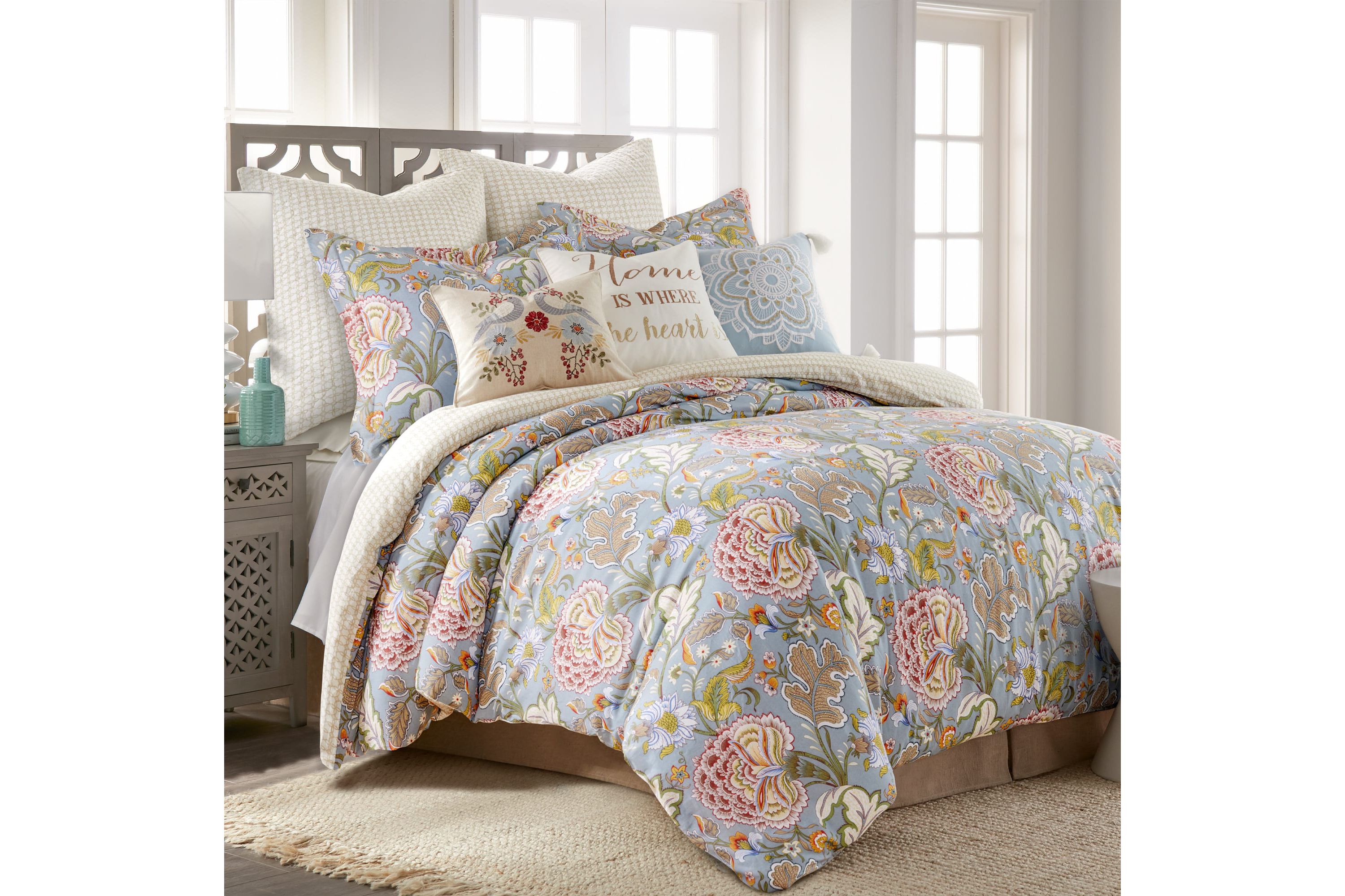 Angelica Comforter Set