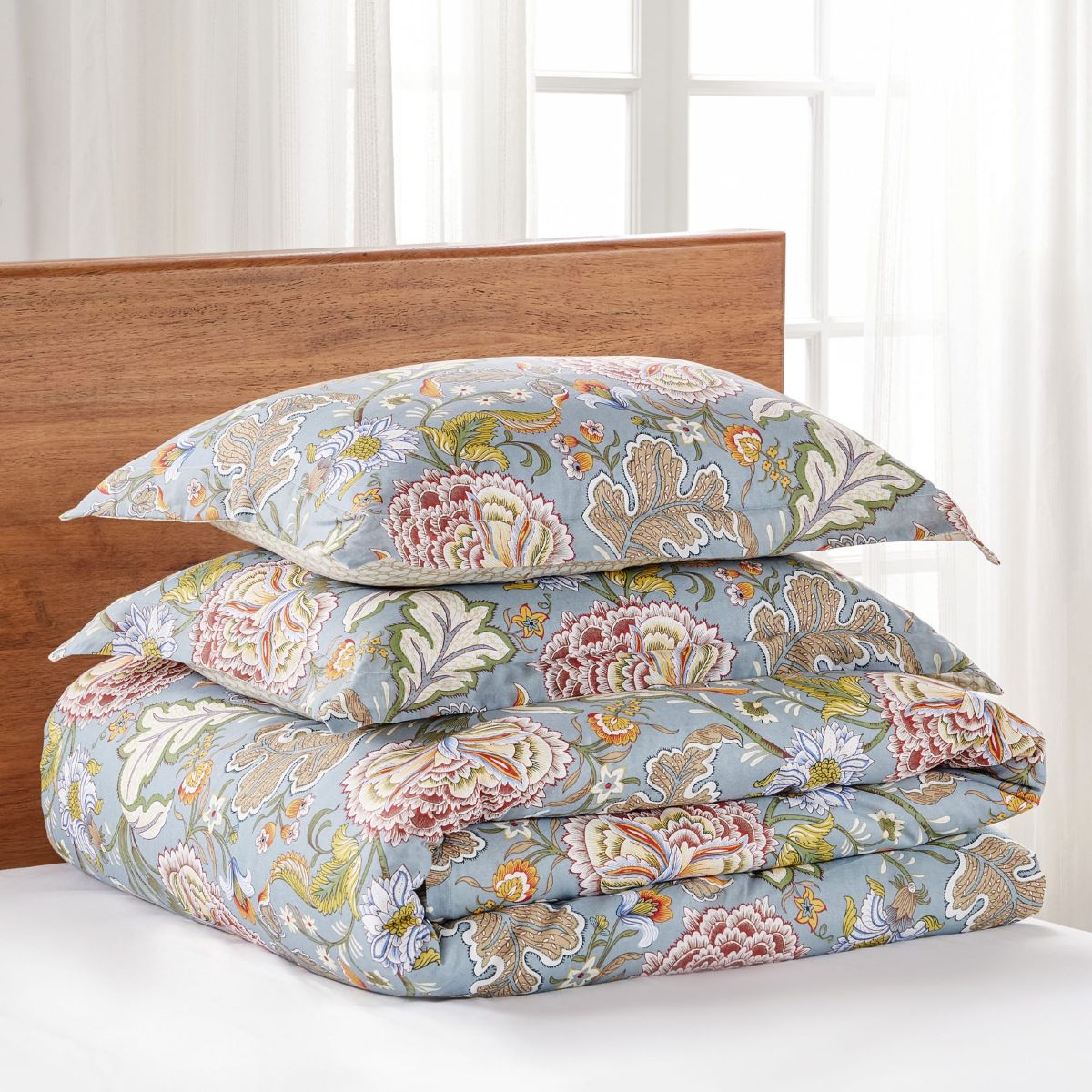 Angelica Comforter Set