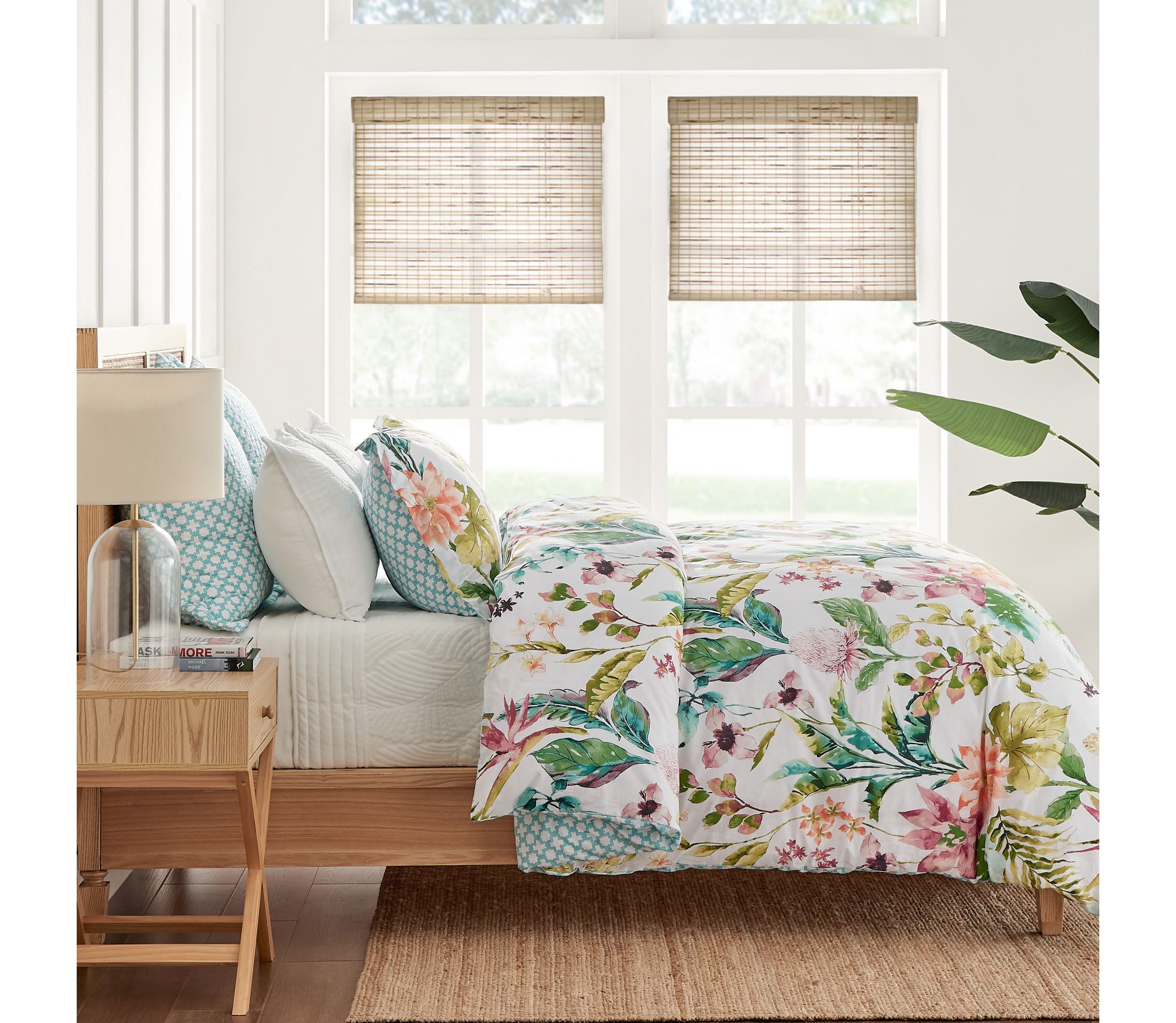 Malana Comforter Set