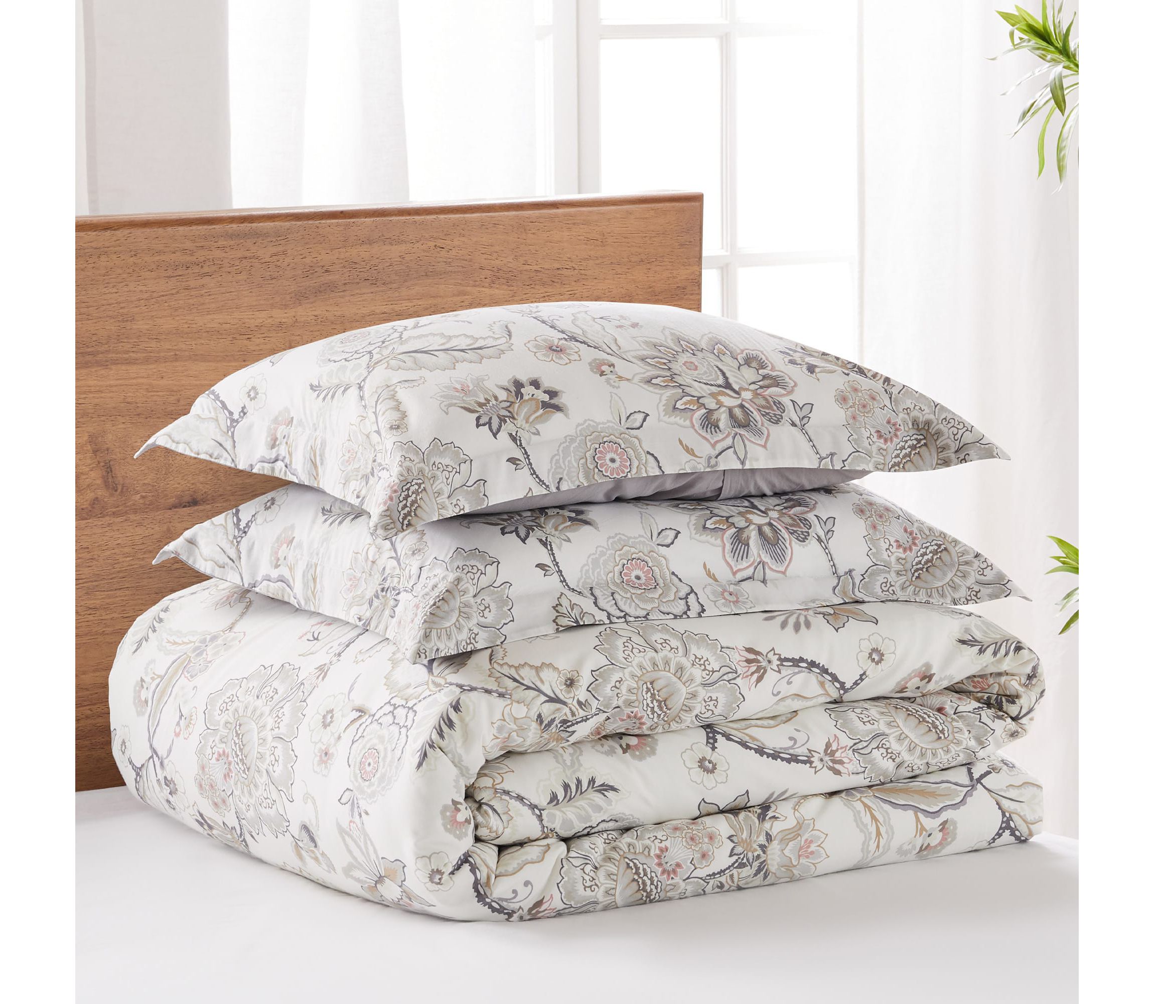 Ophelia Comforter Set