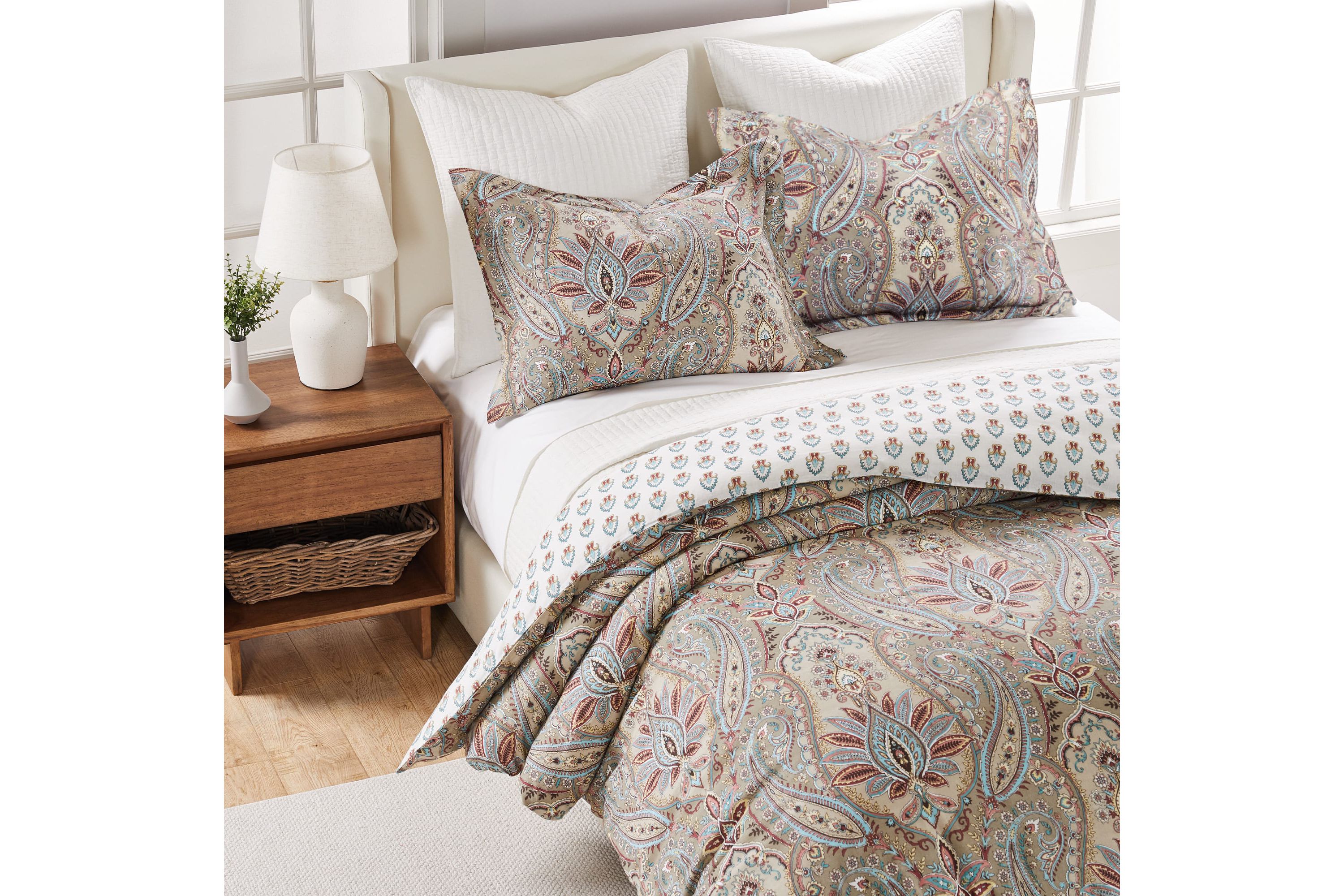 Kasey Comforter Set