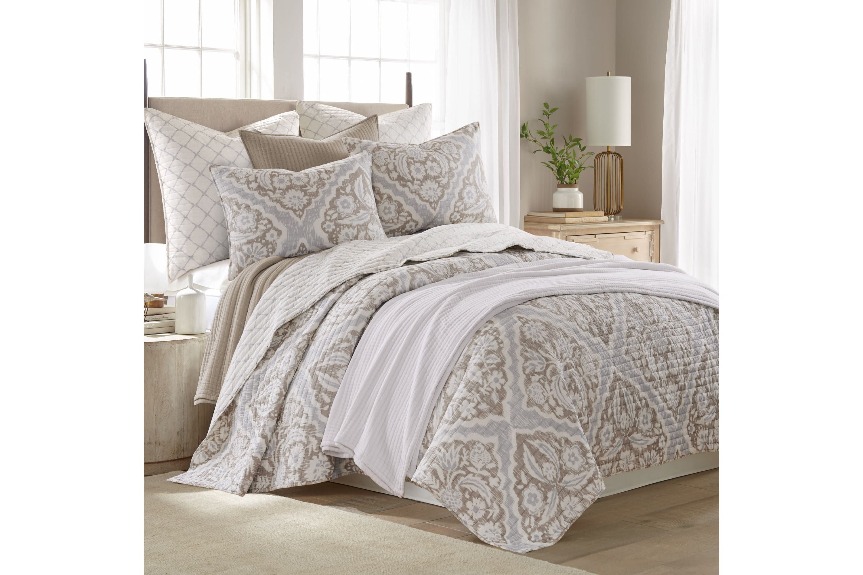 Becker Blue Quilt Set