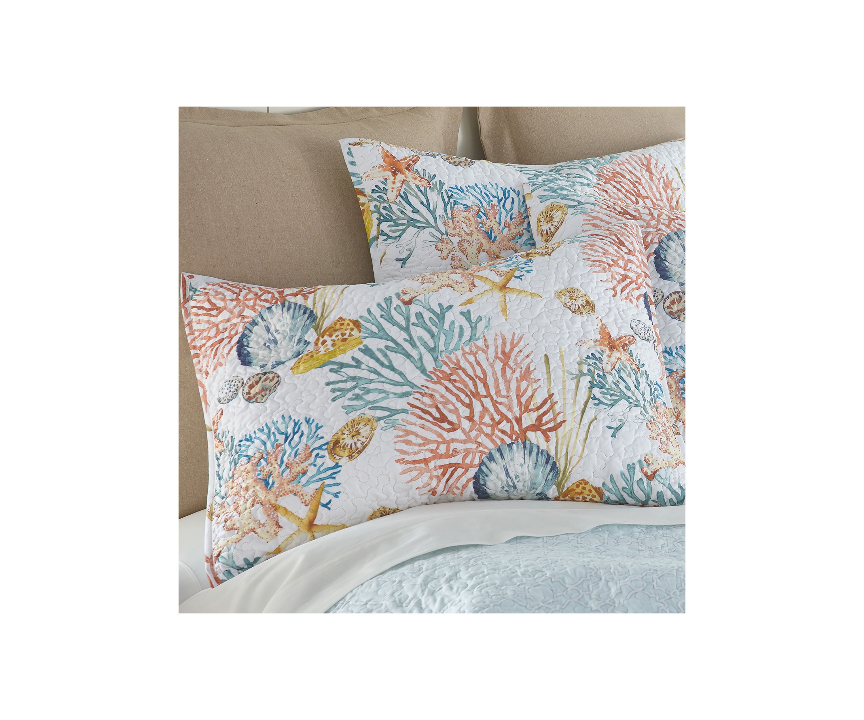 Bay Islands Reversible Quilt Set