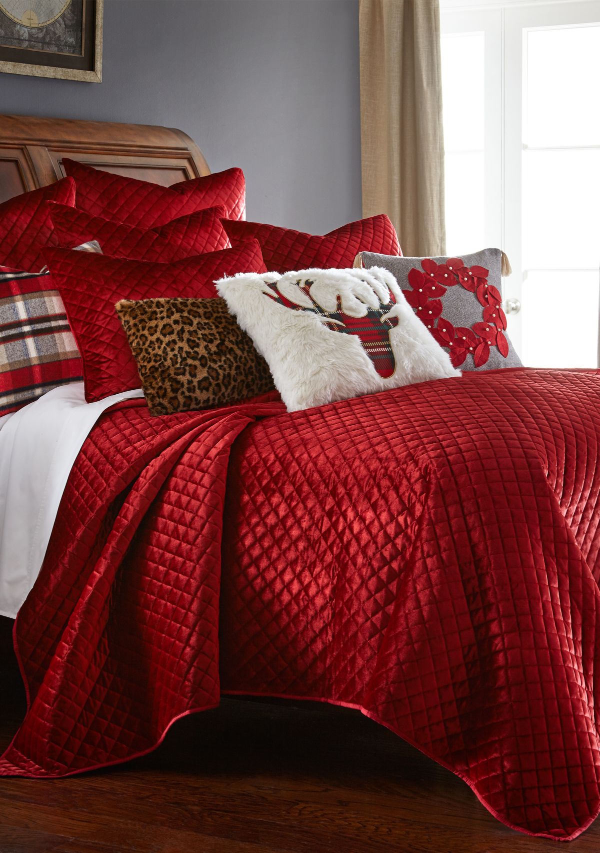Red Velvet Quilt Set