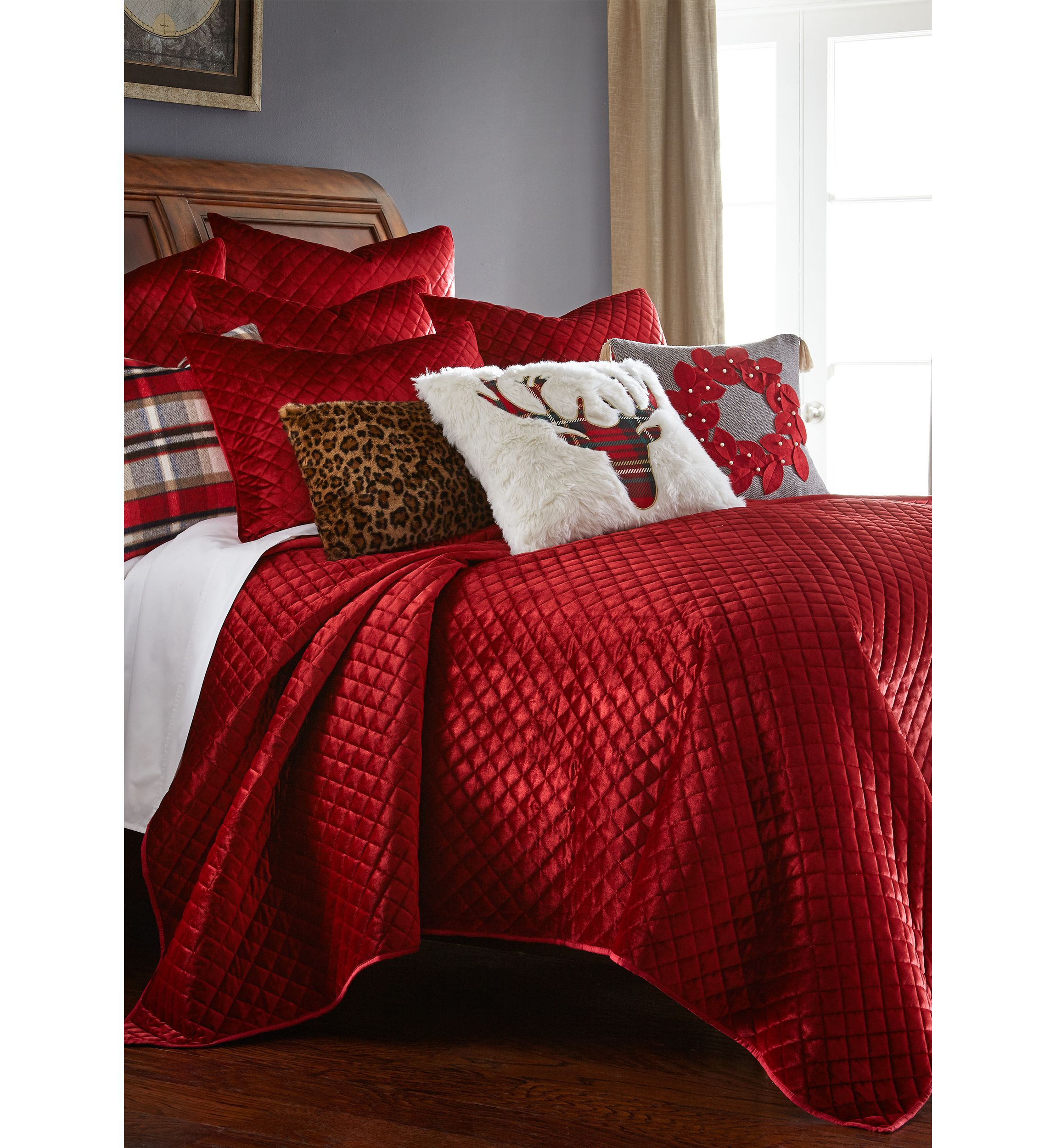 Red Velvet Quilt Set
