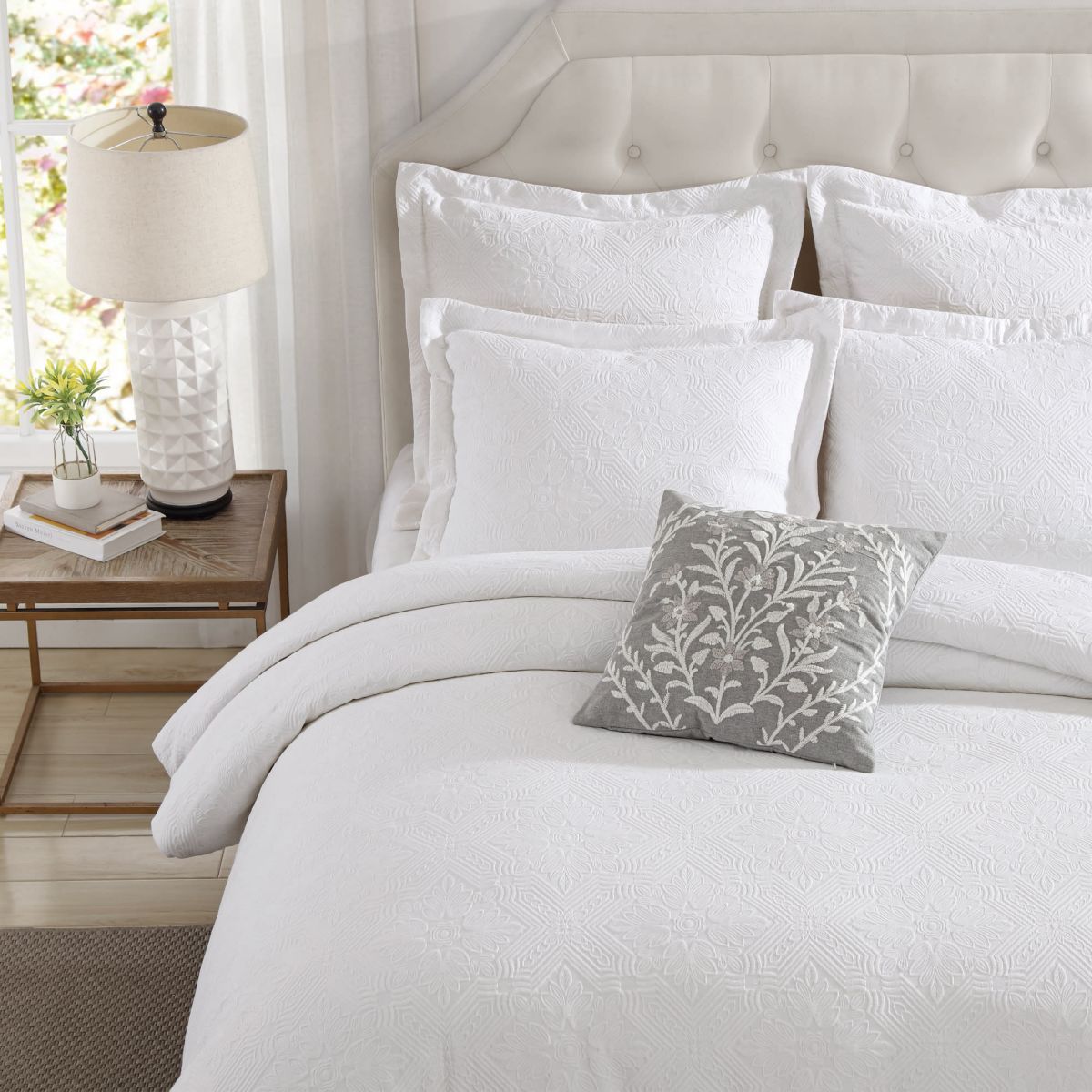 Matalasse Bright White Twin Comforter Set