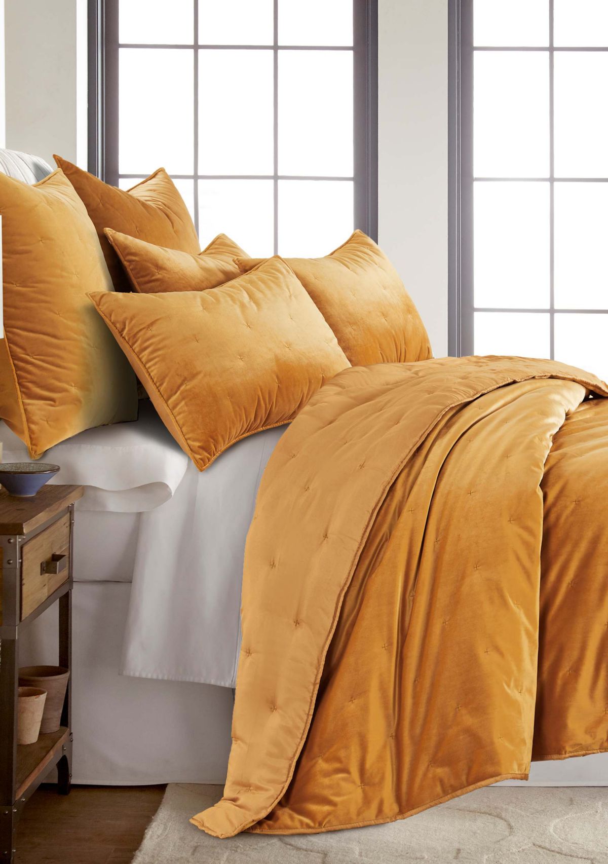 BH Calabria Velvet Ochre Twin Quilt