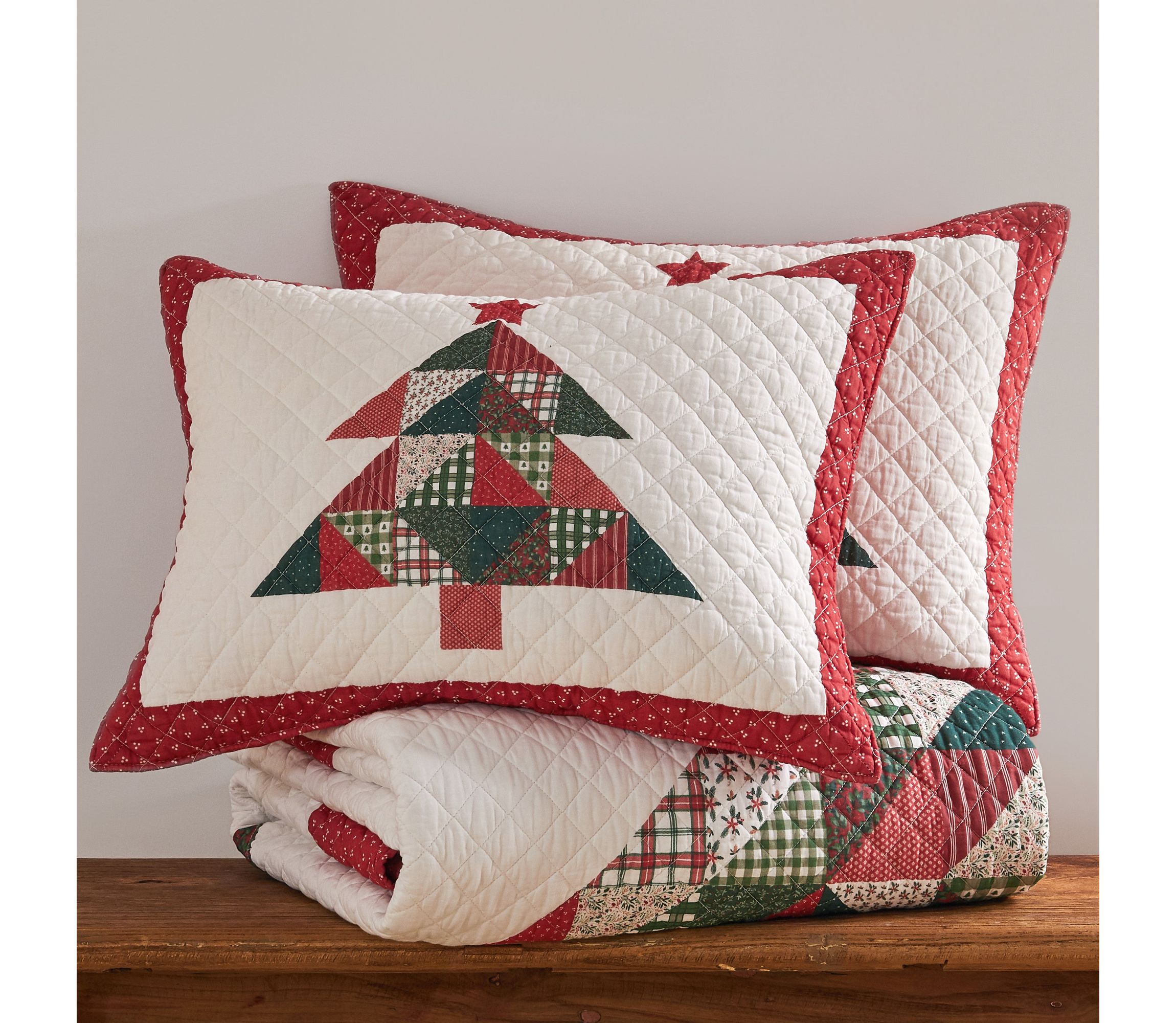 Patchwork Pine Quilt Set