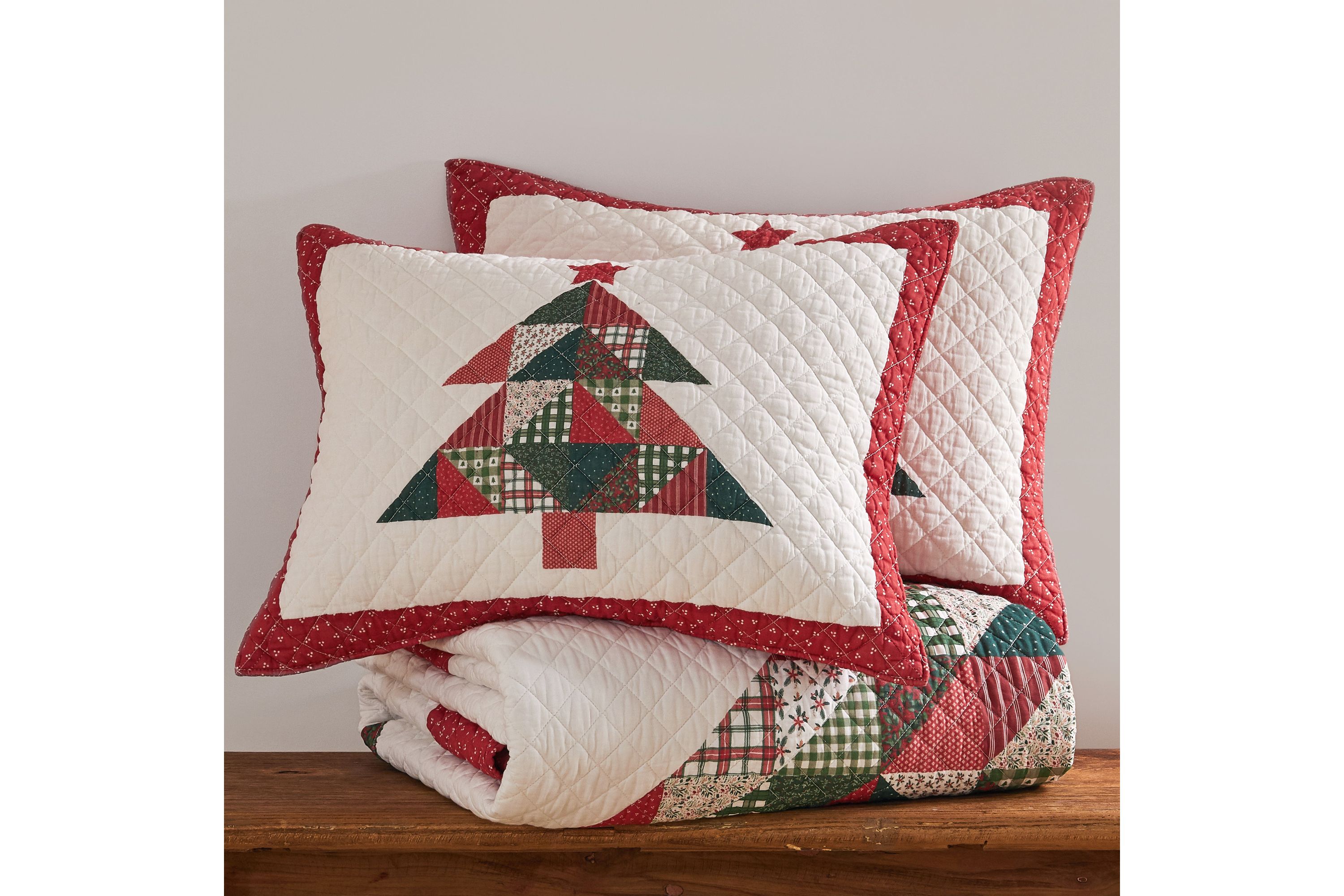 Patchwork Pine Quilt Set