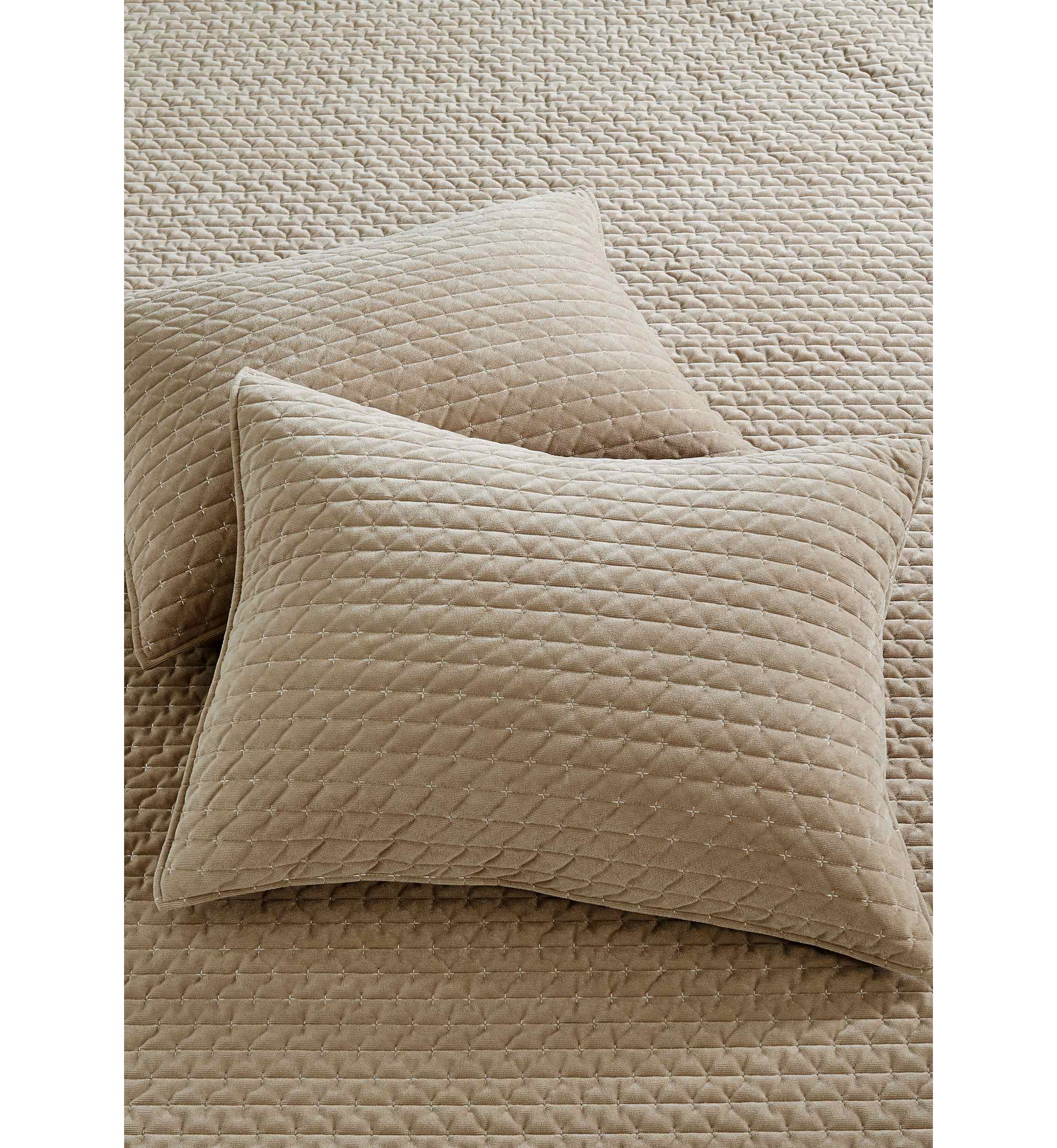 Velvet Stitch Quilt Set