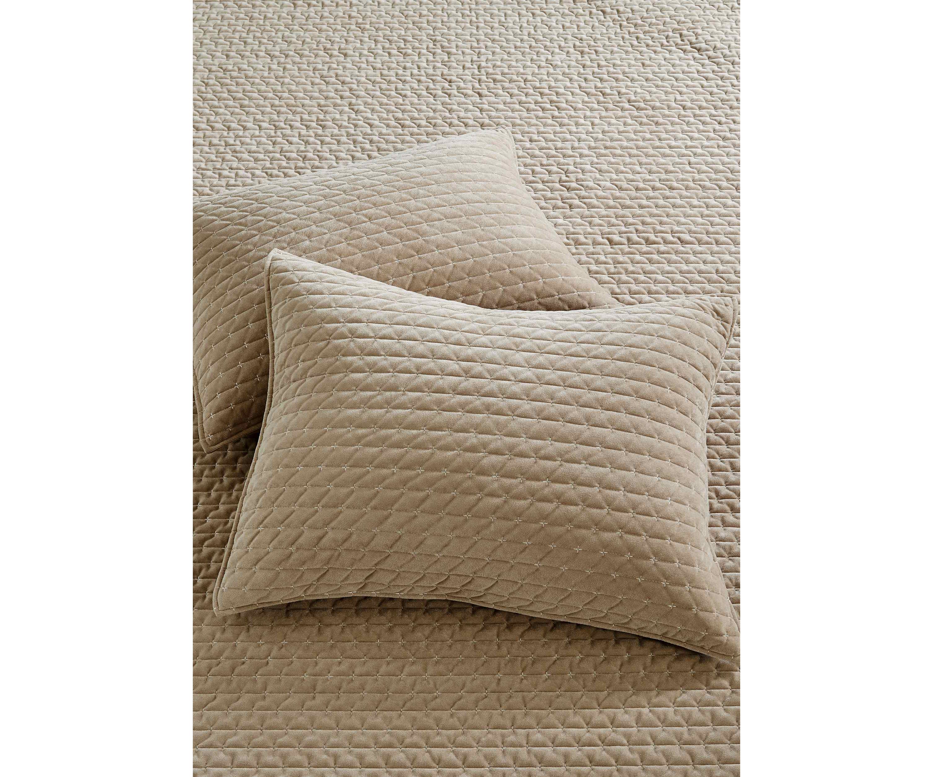 Velvet Stitch Quilt Set