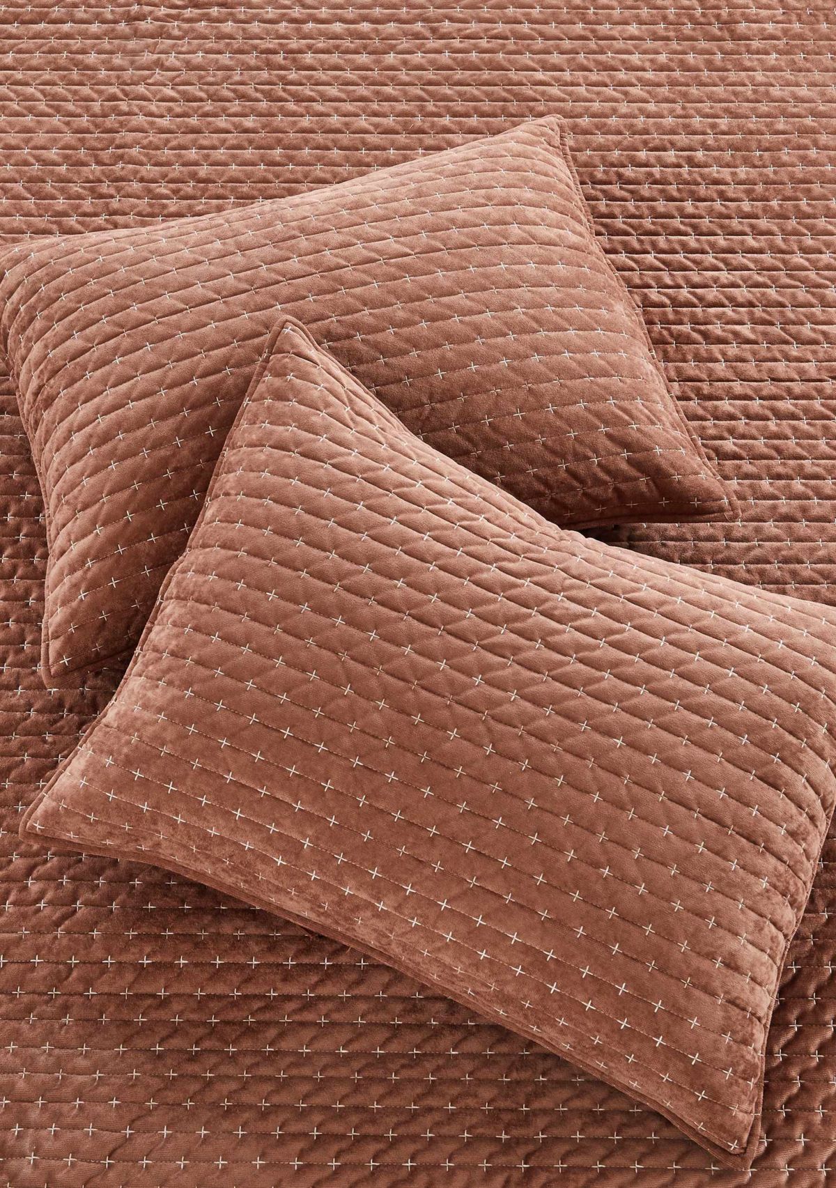 Velvet Stitch Quilt Set