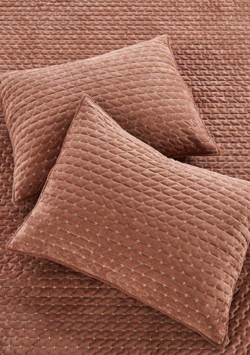 Velvet Stitch Quilt Set