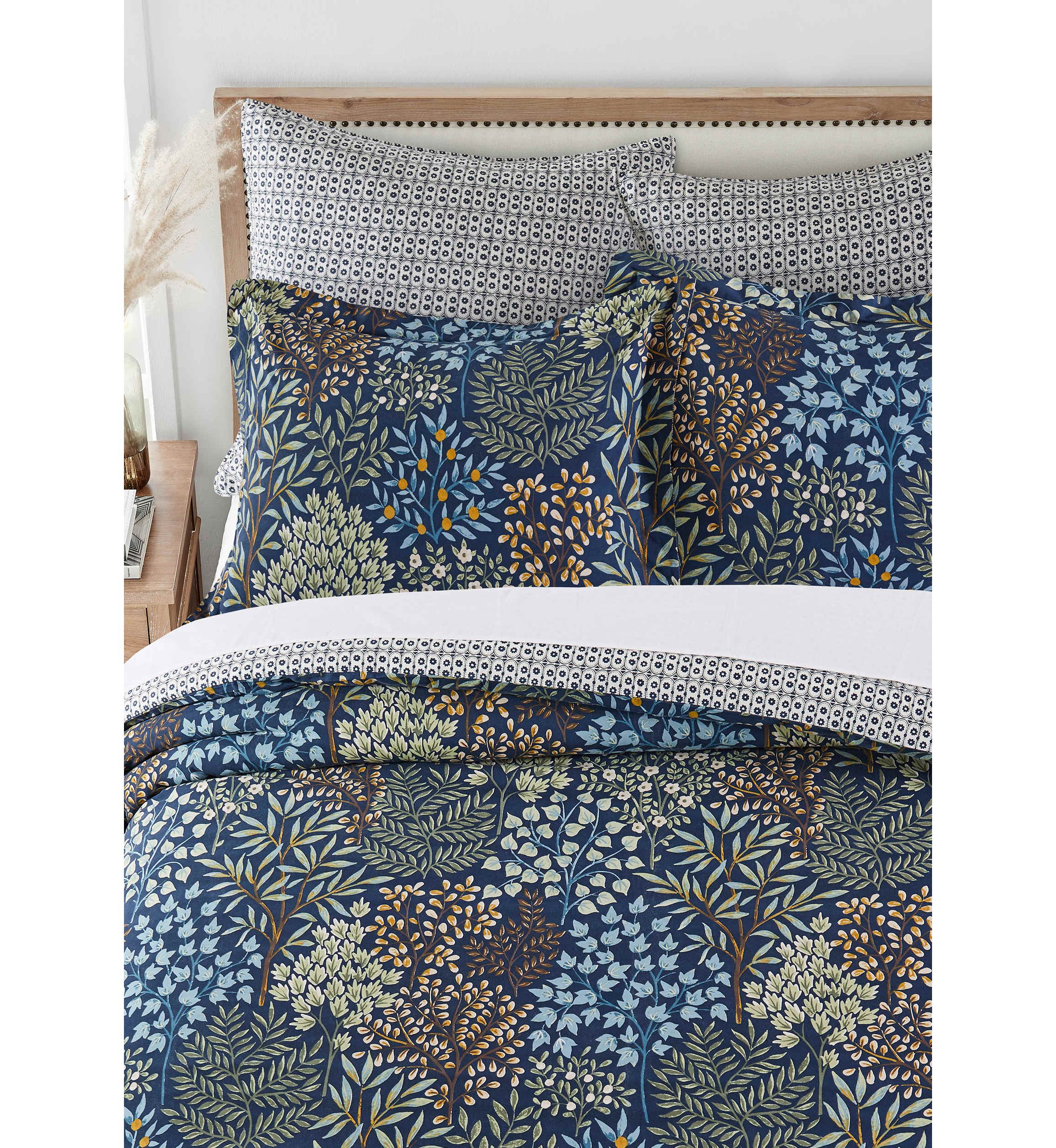 English Forest Navy Comforter Set