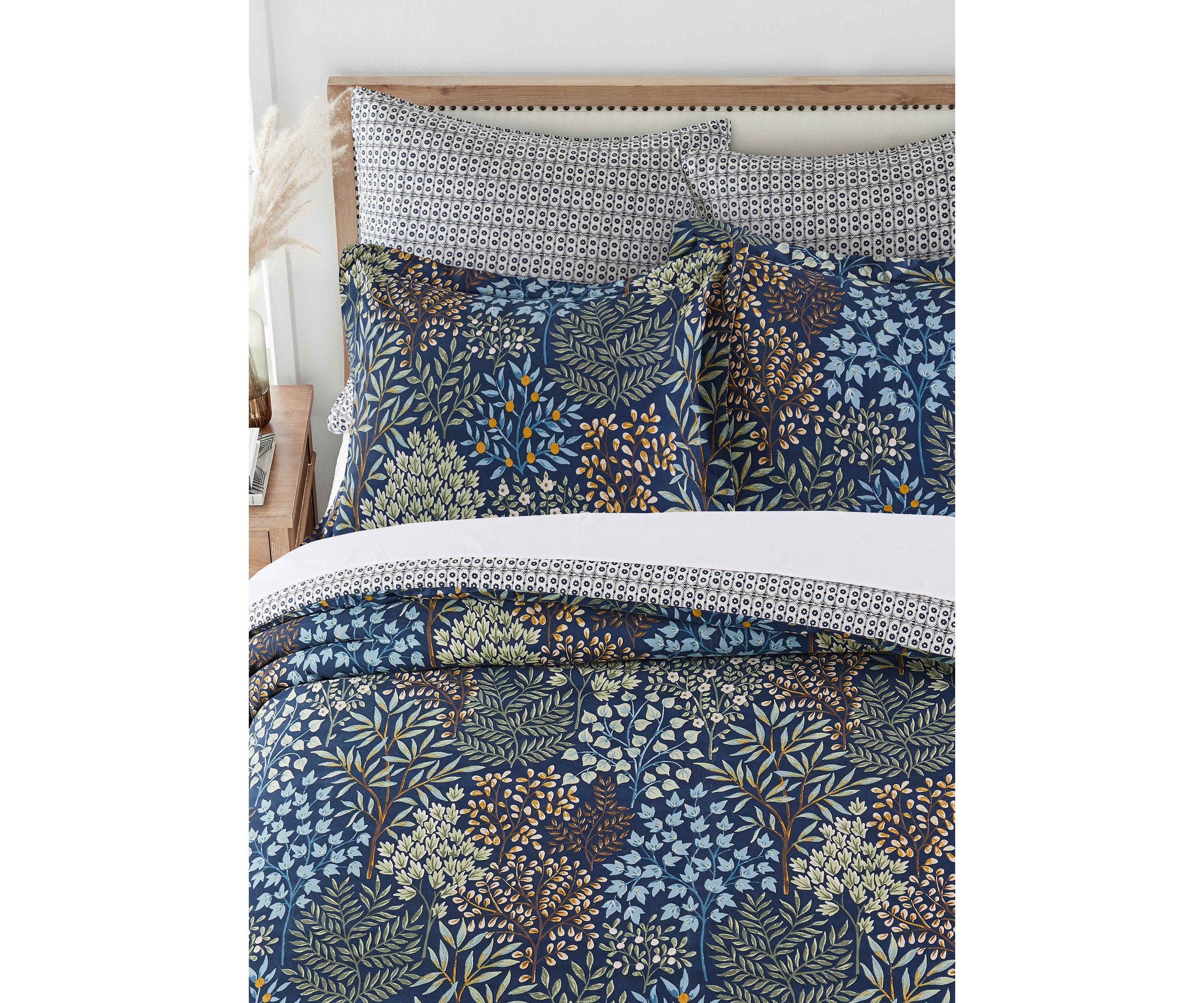 English Forest Navy Comforter Set