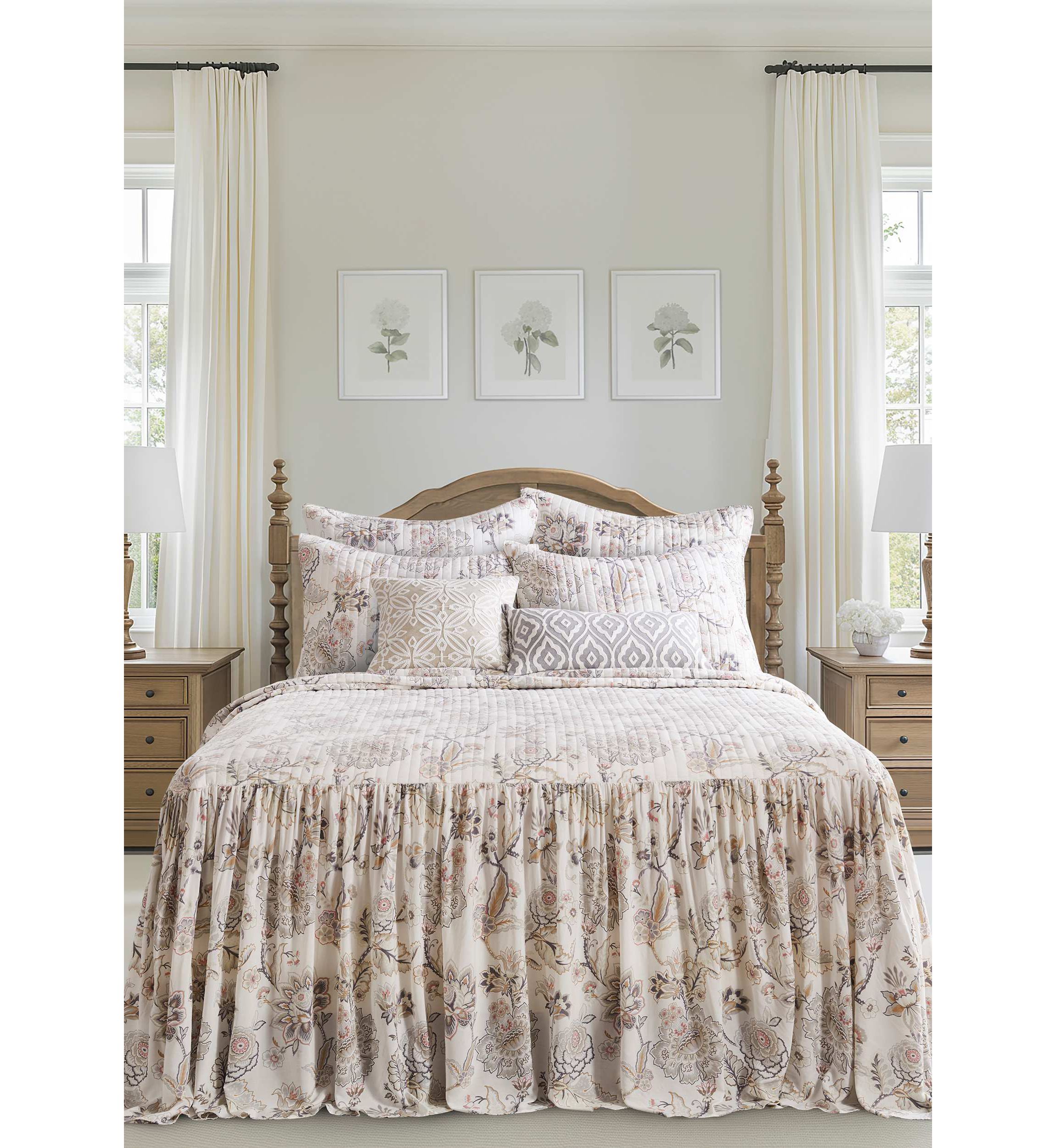Ophelia Bedspread Set