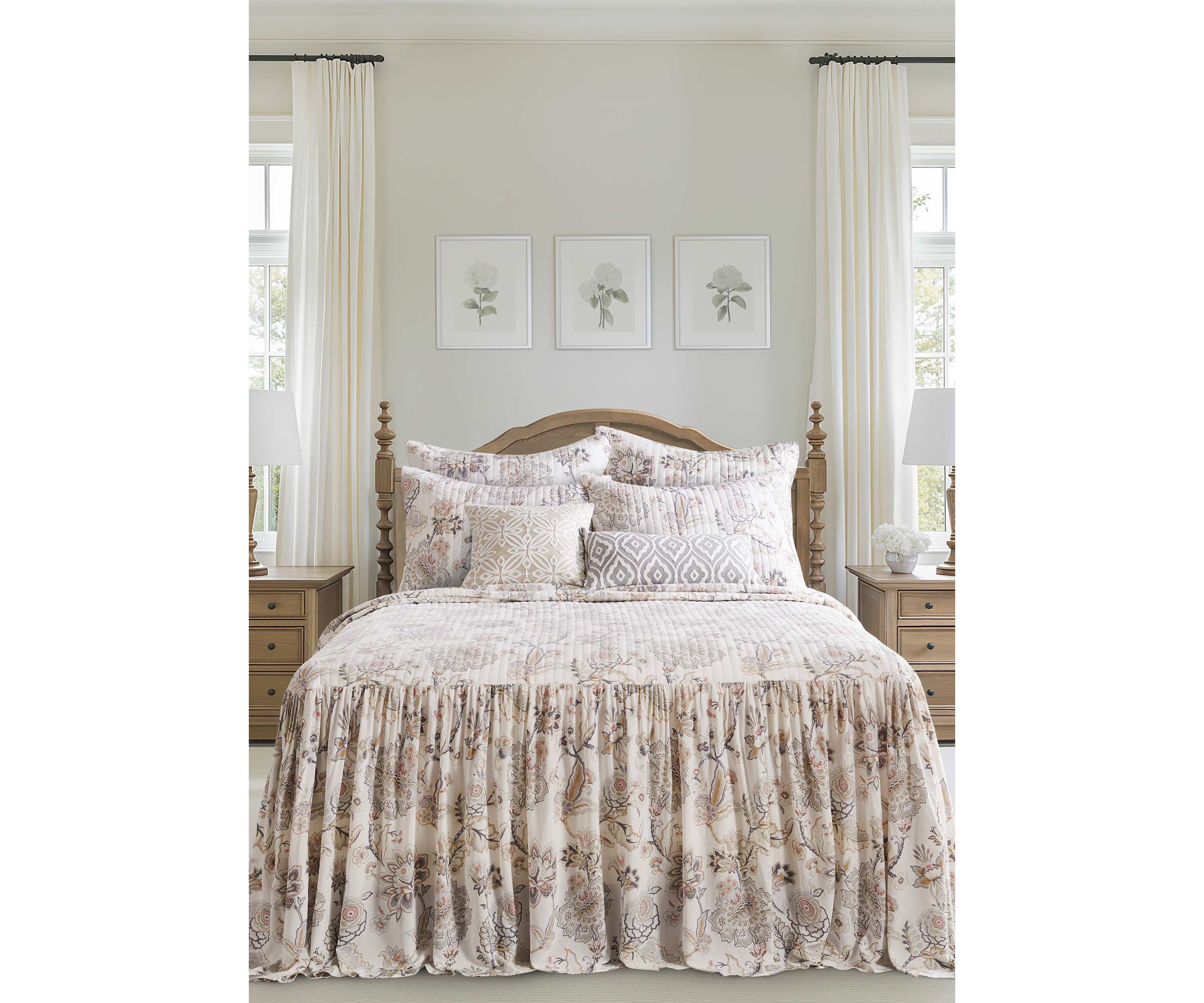 Ophelia Bedspread Set