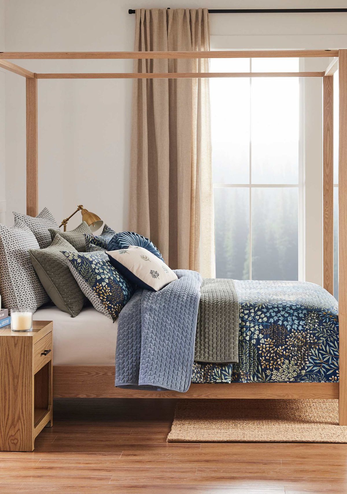 English Forest Navy Quilt Set