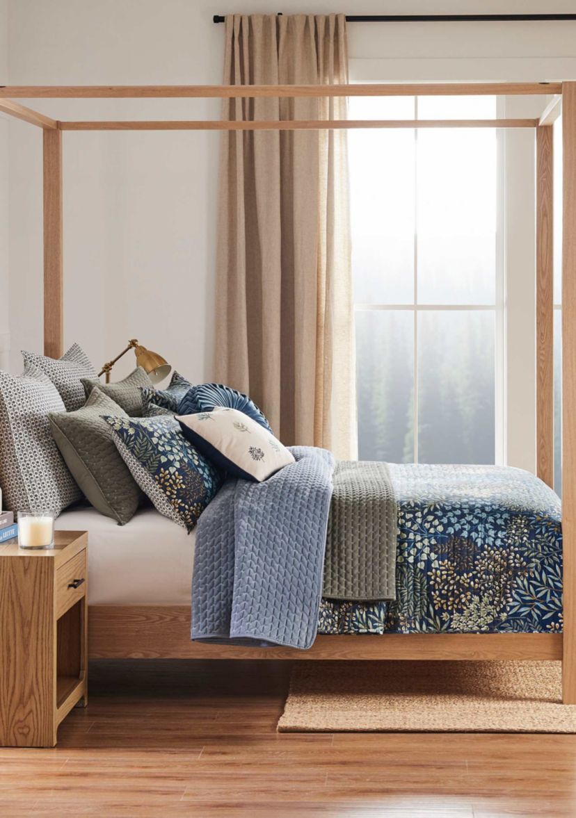 English Forest Navy Quilt Set