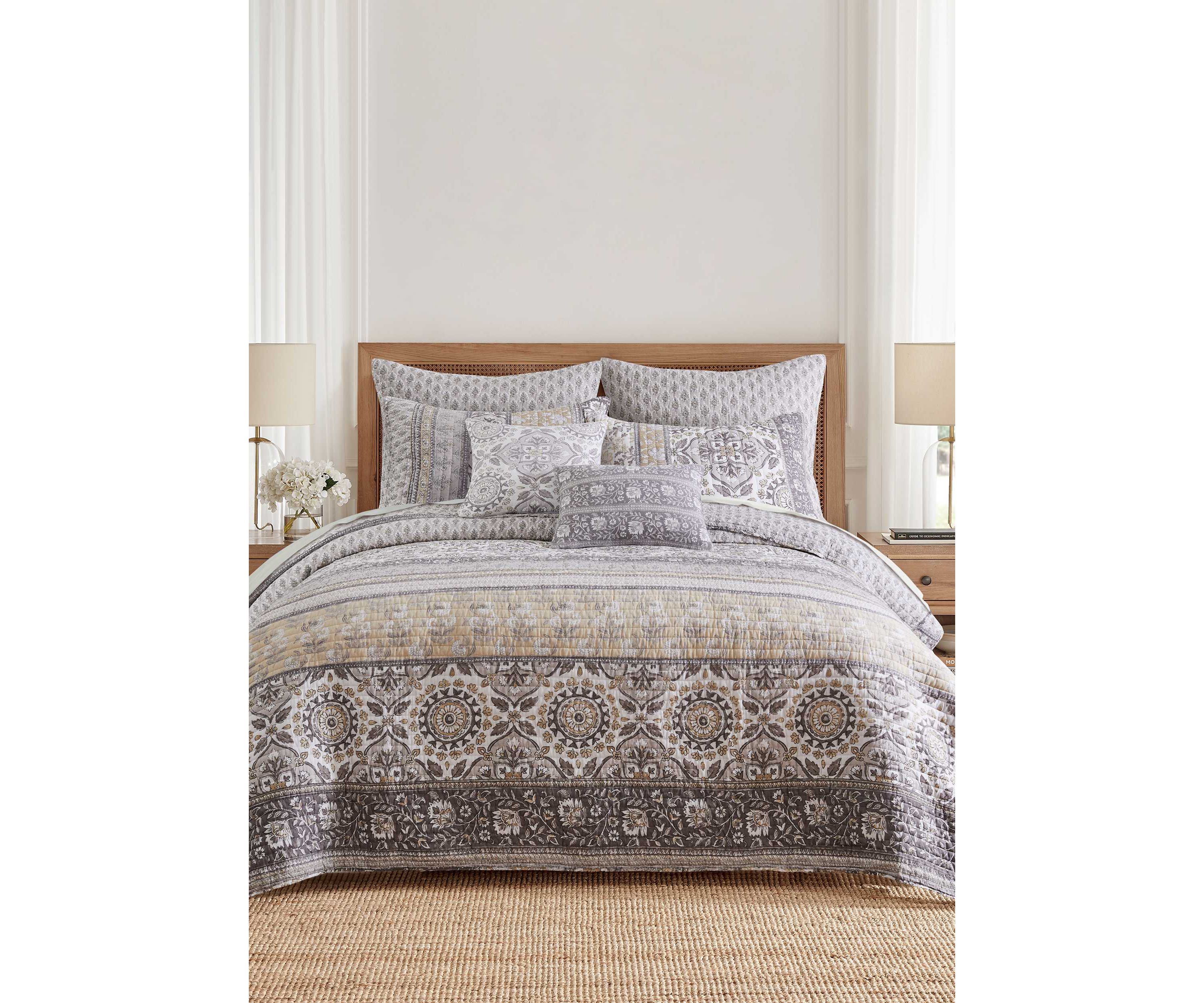 Lirelle Quilt Set