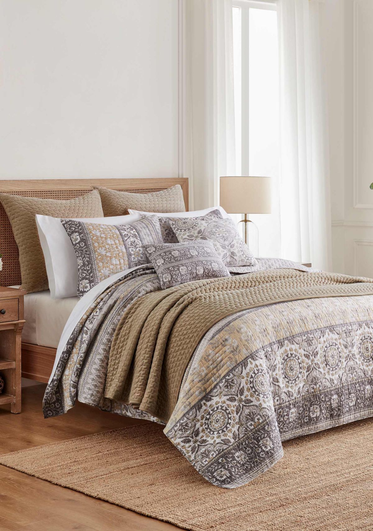 Lirelle Quilt Set