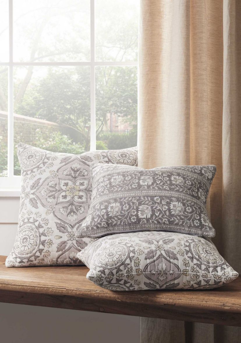 Lirelle Quilt Set