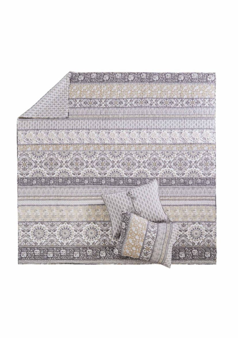 Lirelle Quilt Set