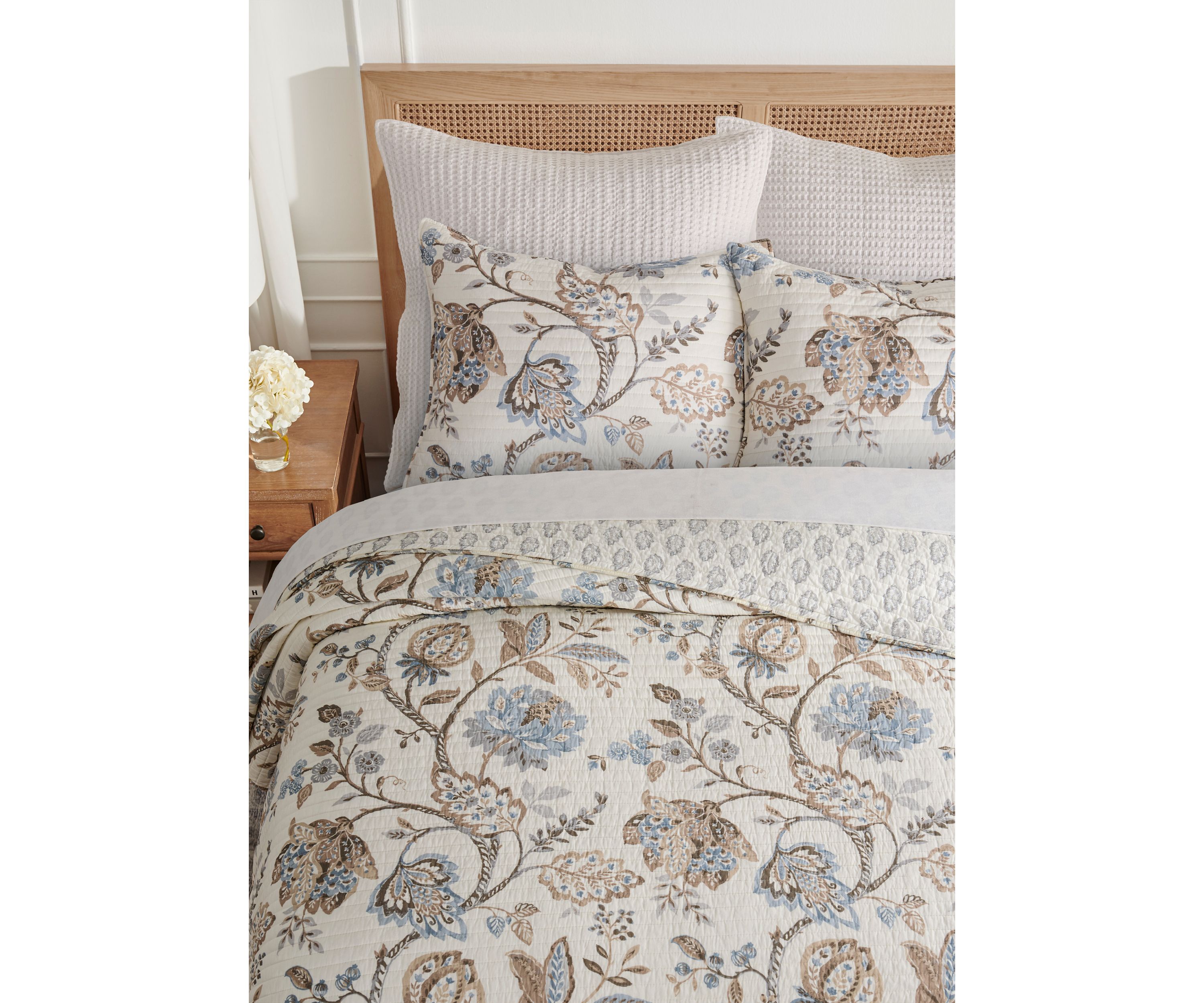 Sarella Quilt Set