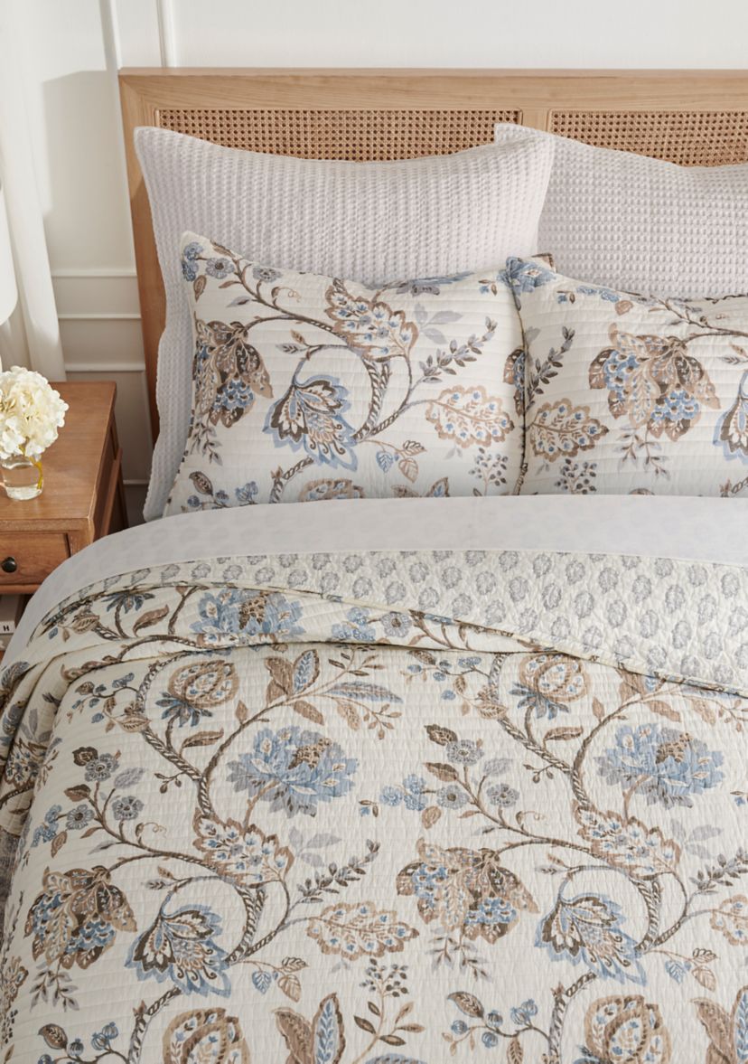 Sarella Quilt Set