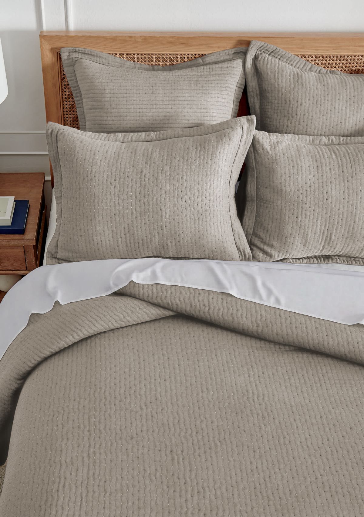 Reede Muslin Bright White Comforter Set