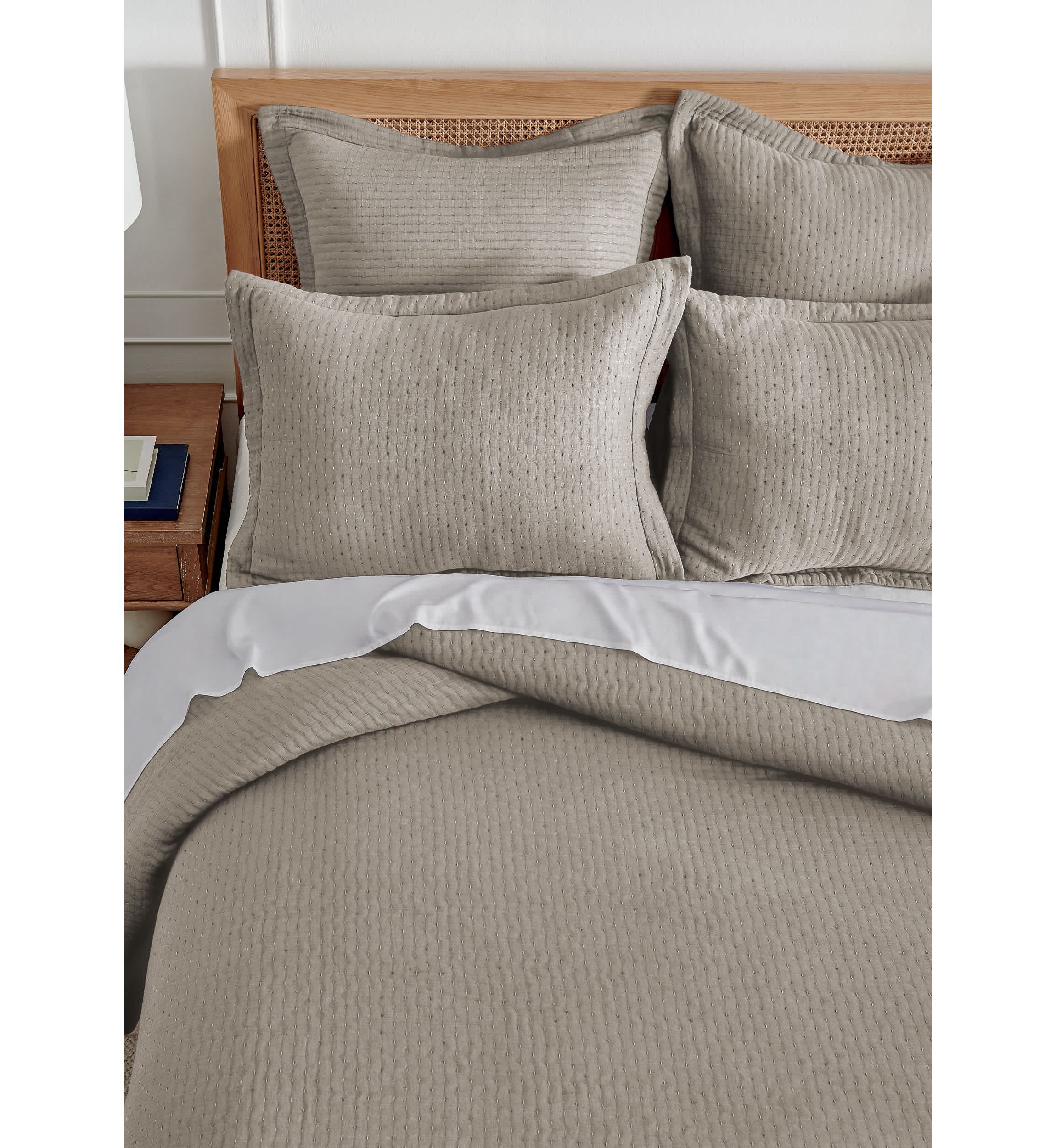 Reede Muslin Bright White Comforter Set