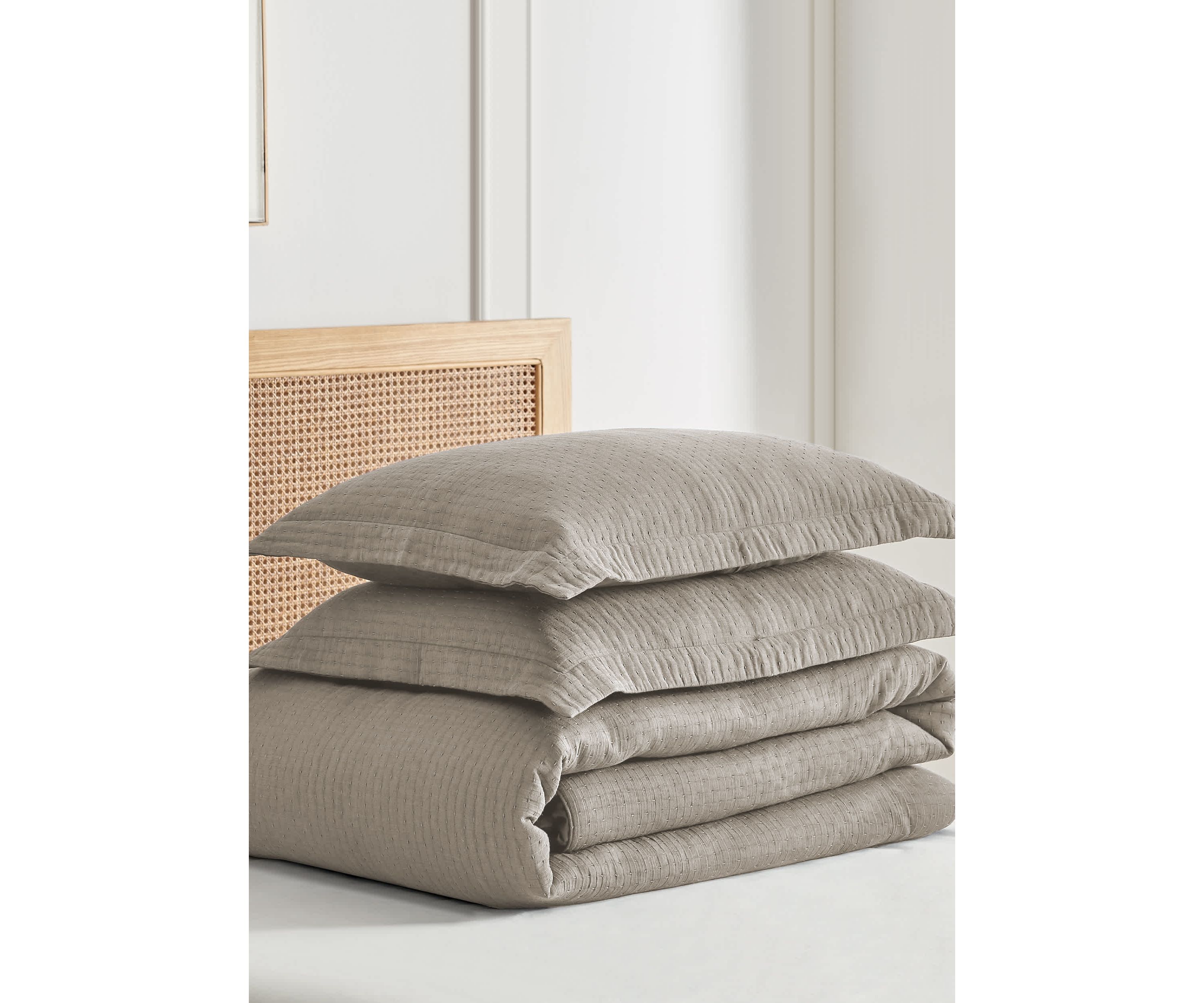 Reede Muslin Bright White Comforter Set